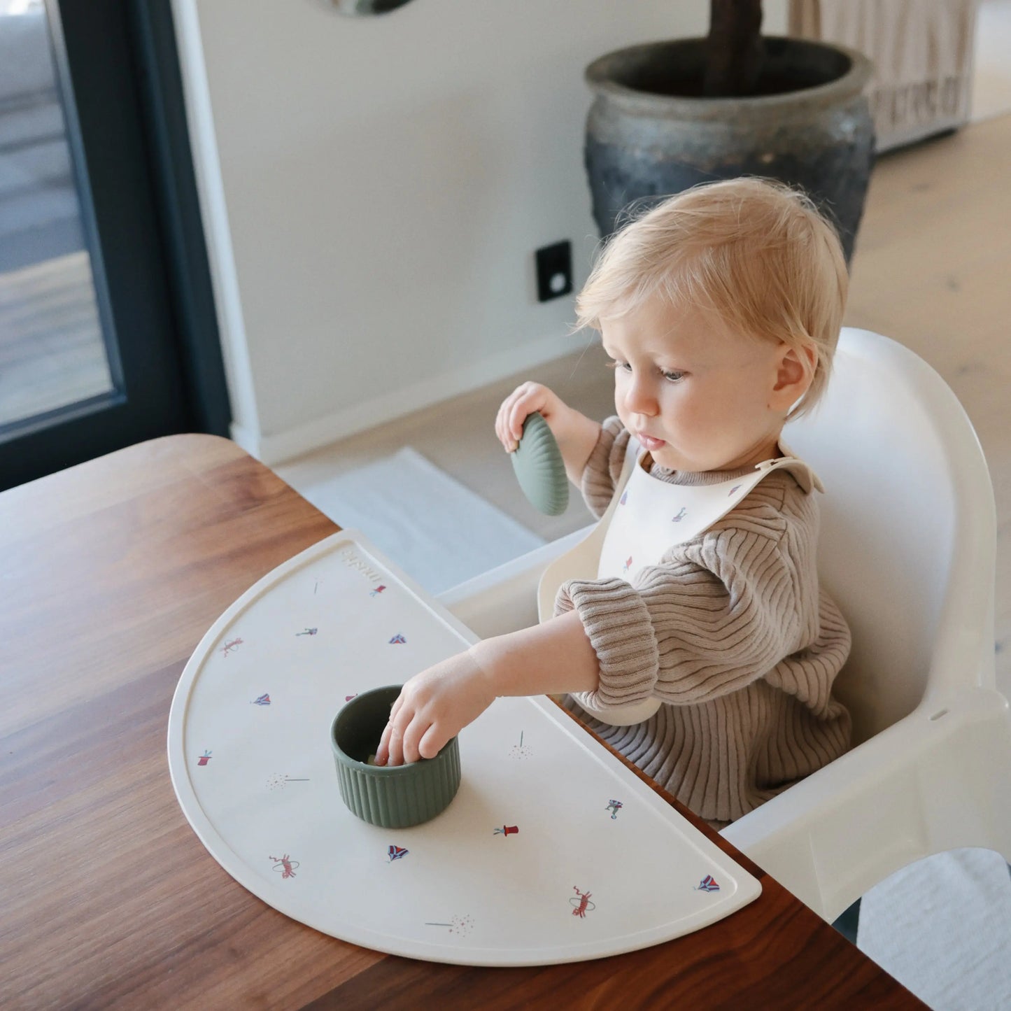 Silicone Baby Food Containers Set of 3 with Measurement Markings and Color Coding for Easy Snack Time Organization Mushie