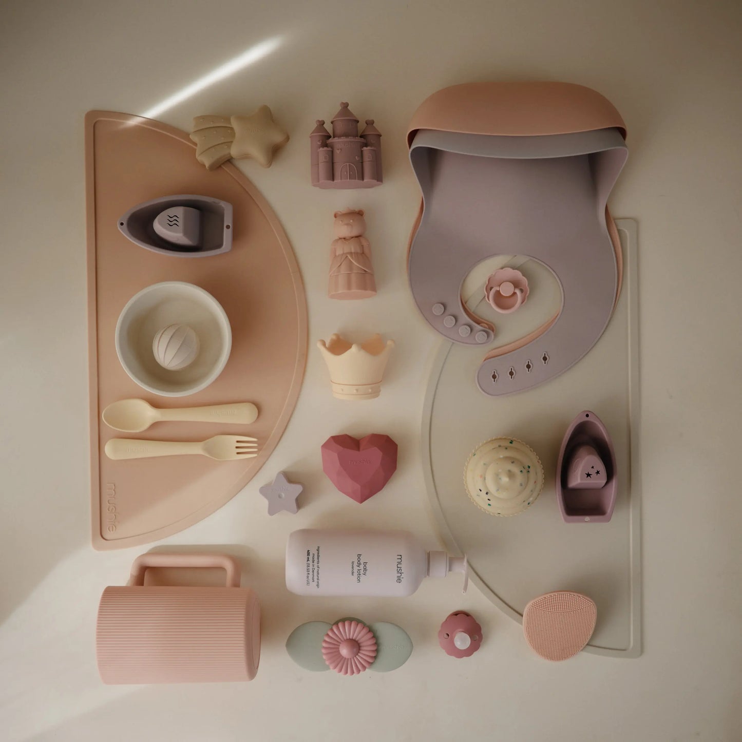 Princess Mold Free Bath Play Set with Crown Castle Heart Gem and Bear Princess Mushie
