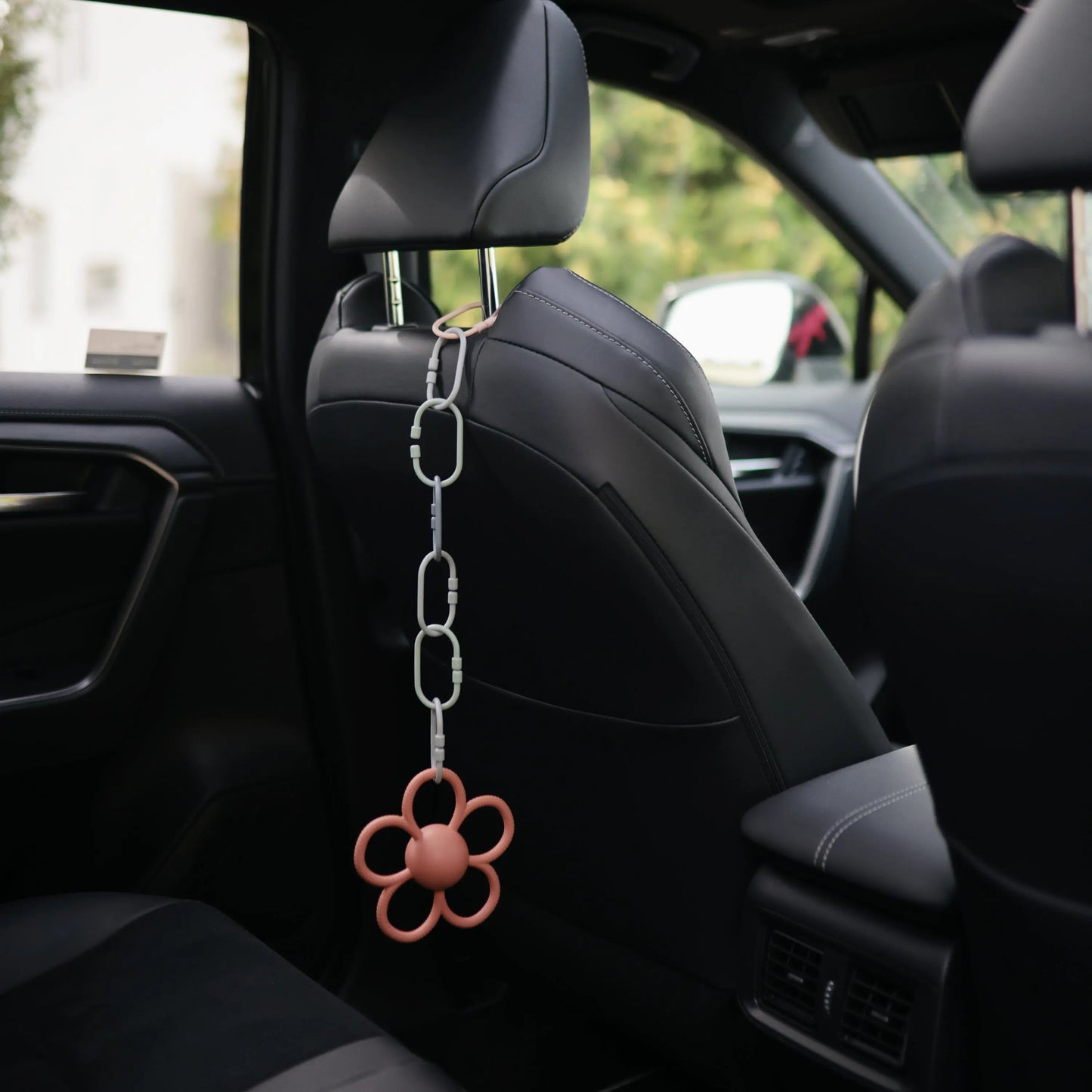 Chain Link Rings for Strollers and Car Seats Durable Plastic Toy Attachments Mushie