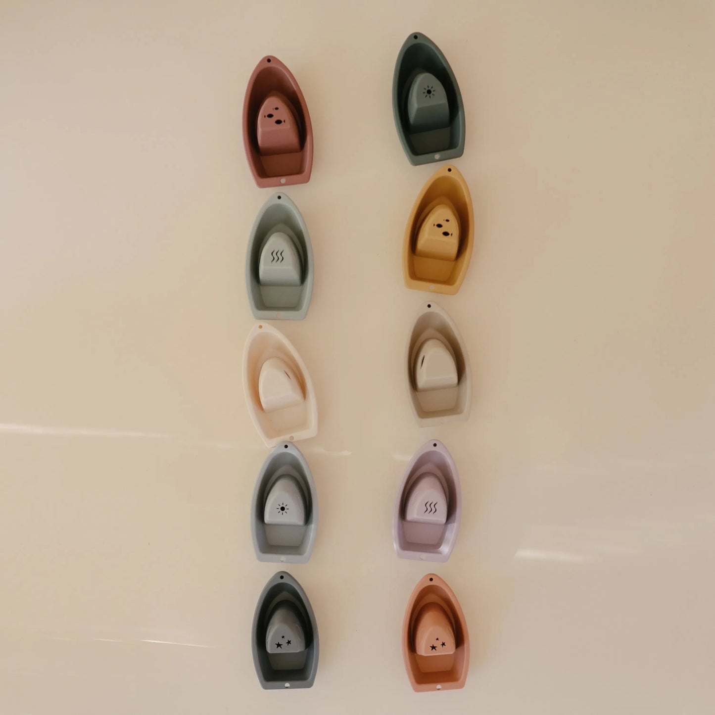Stackable Bath Boats Set of Five for Independent Play in the Bathtub Mushie
