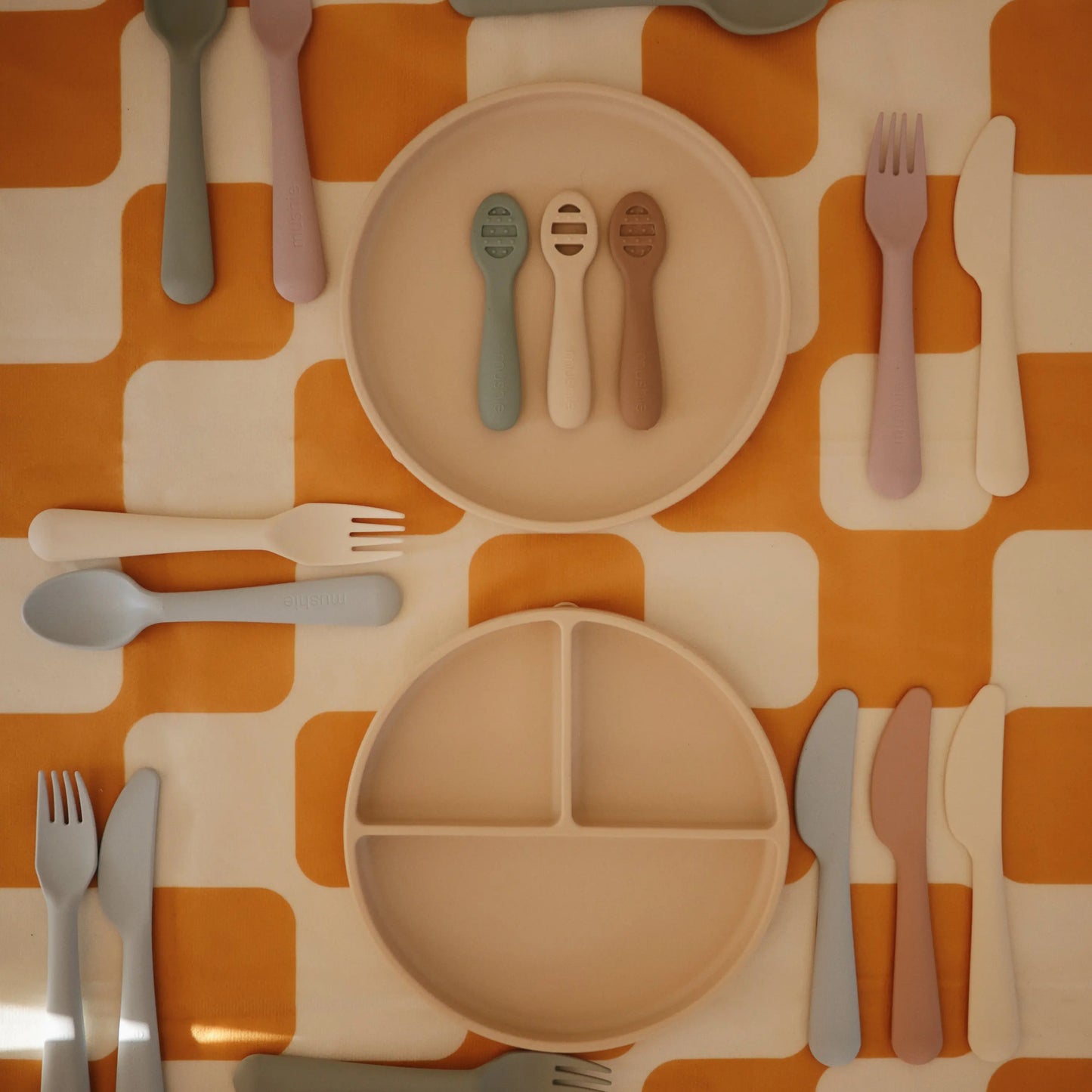 Silicone Suction Plate for Babies Food Grade Safe Design Minimizes Spills Mushie