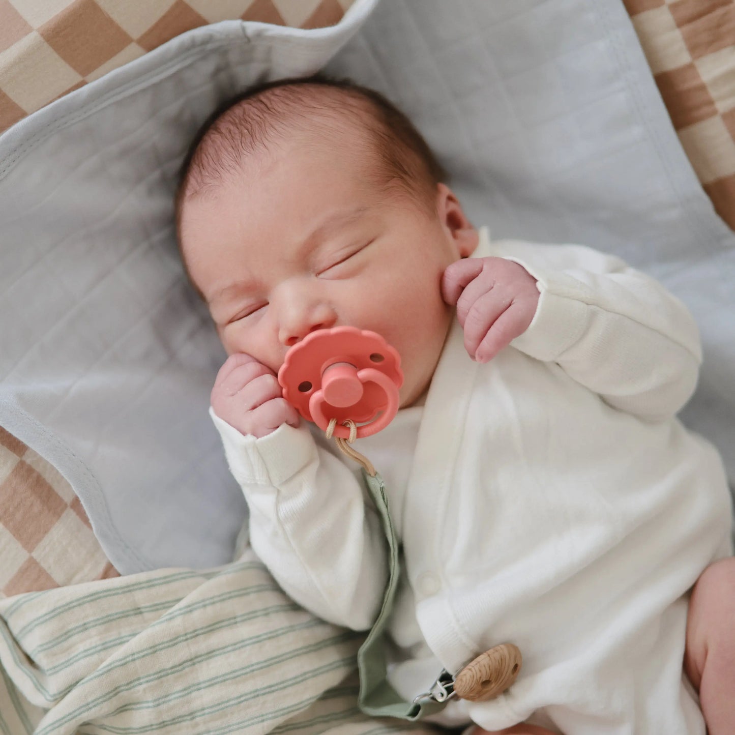 FRIGG Natural Rubber Pacifier 4 Pack for Baby Comfort and Safety Mushie