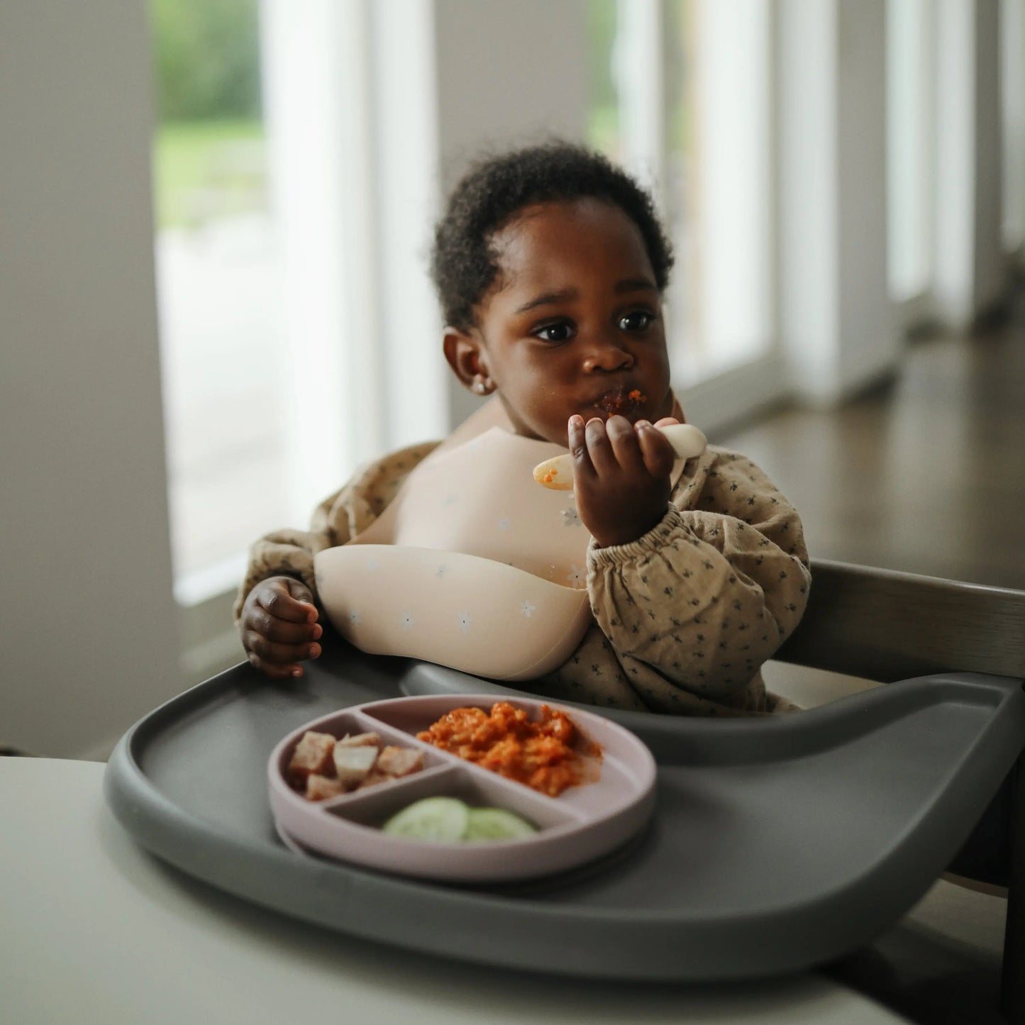Silicone Suction Plate for Babies Food Grade Safe Design Minimizes Spills Mushie