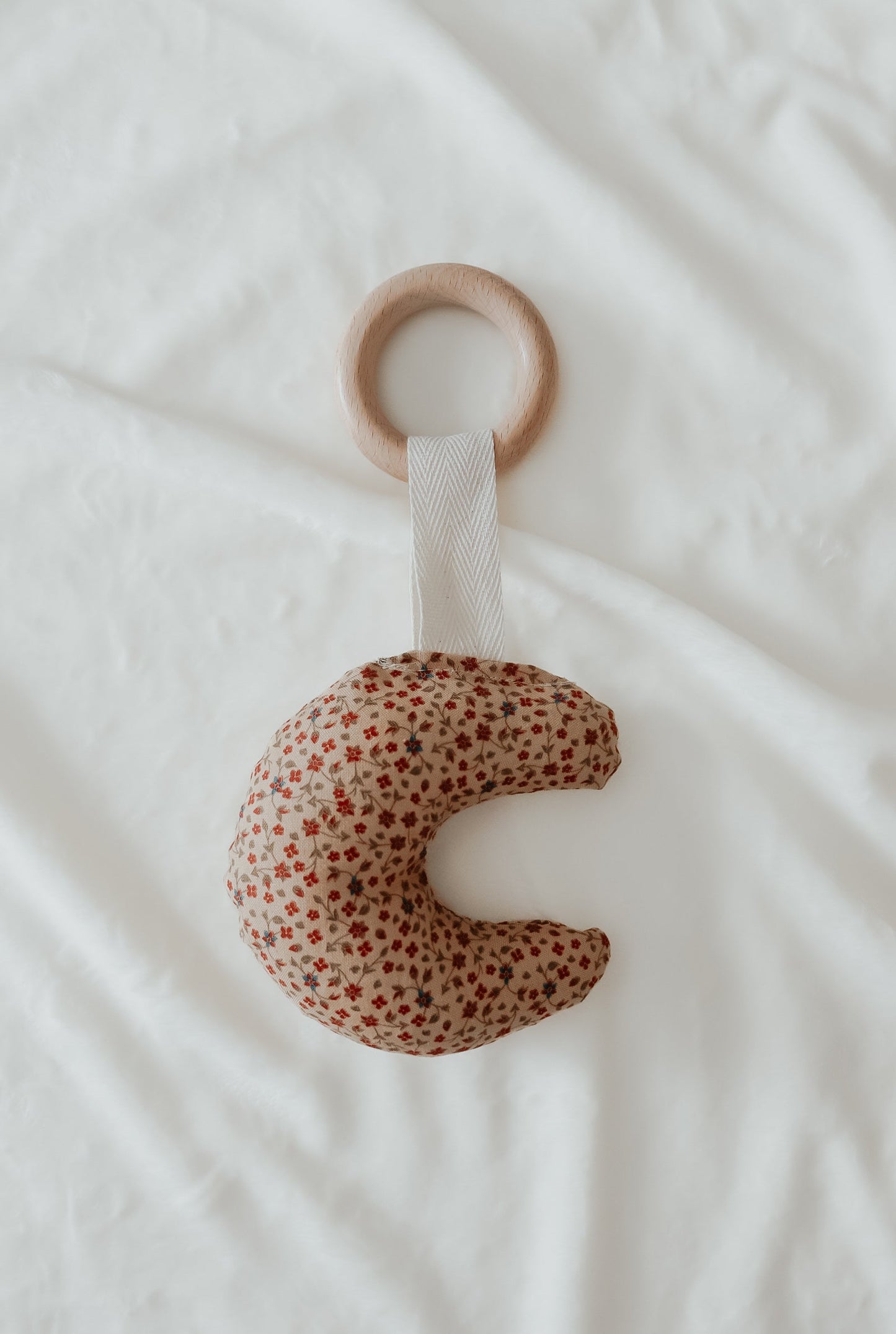 Poinsettia Wooden Teethers Star Moon Cloud Shapes Pack Little Mae & Co Everetts Place: Online Boutique 8.99