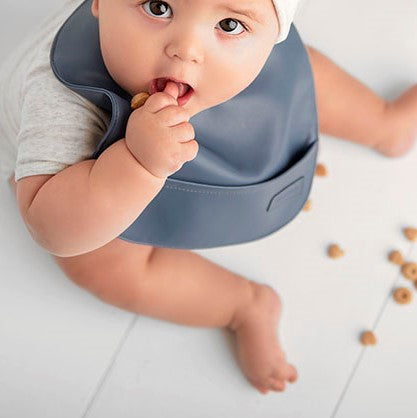 Classic Set of Soft Vegan Leather Easy Clean Bibs for Babies 0 to 12 Months Bleu La La