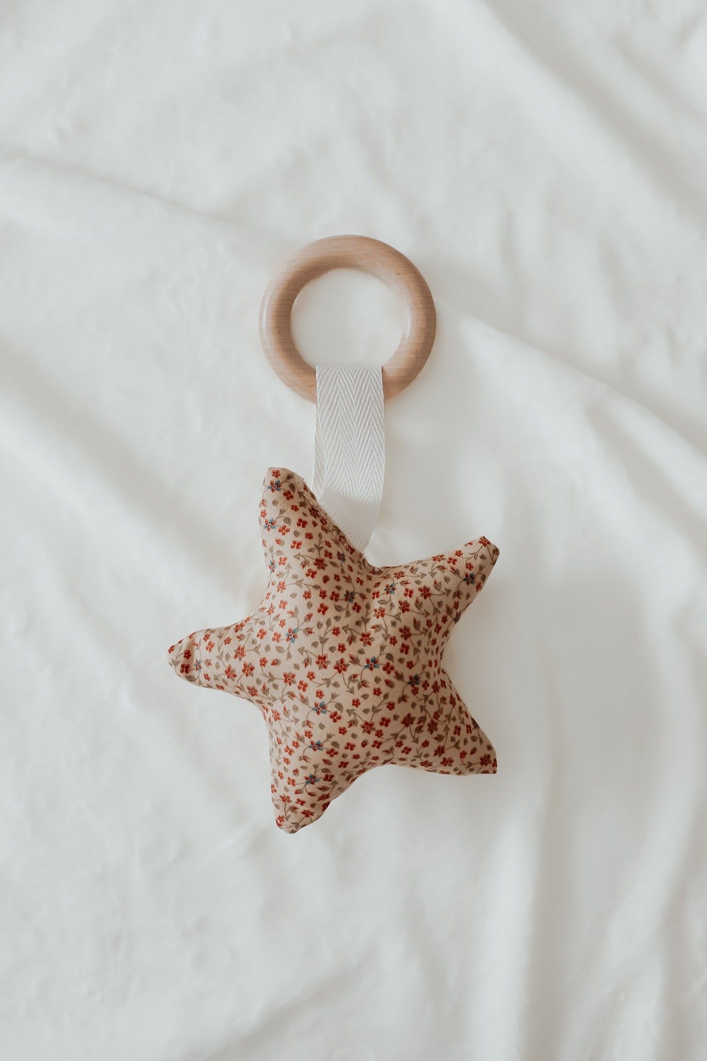 Poinsettia Wooden Teethers Star Moon Cloud Shapes Pack Little Mae & Co Everetts Place: Online Boutique 8.99
