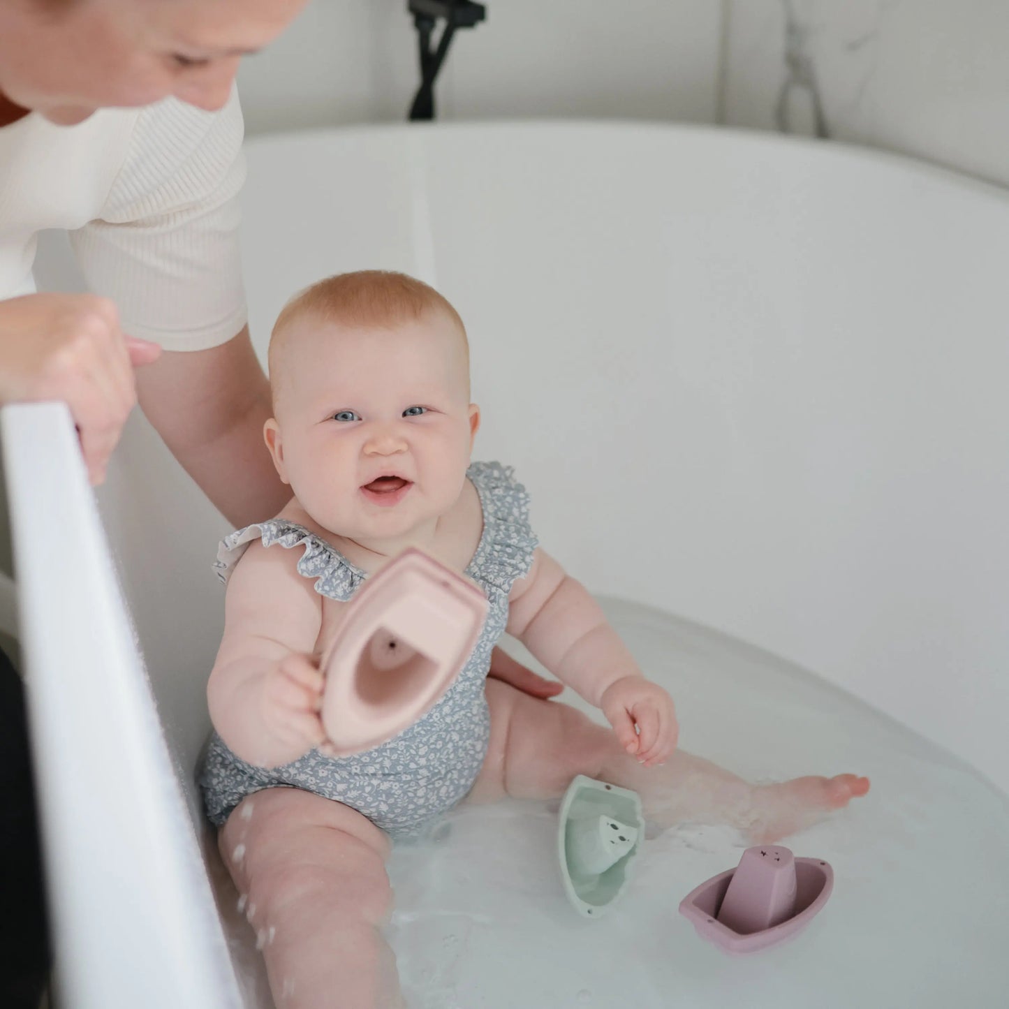 Stackable Bath Boats Set of Five for Independent Play in the Bathtub Mushie