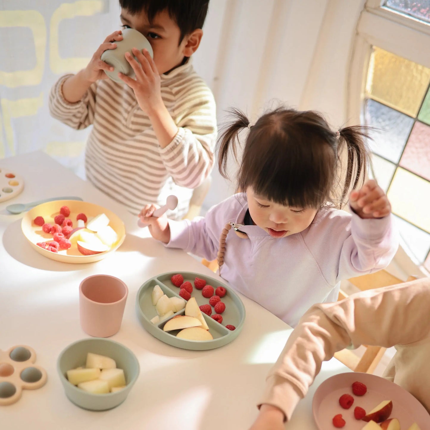 Silicone Suction Plate for Babies Food Grade Safe Design Minimizes Spills Mushie