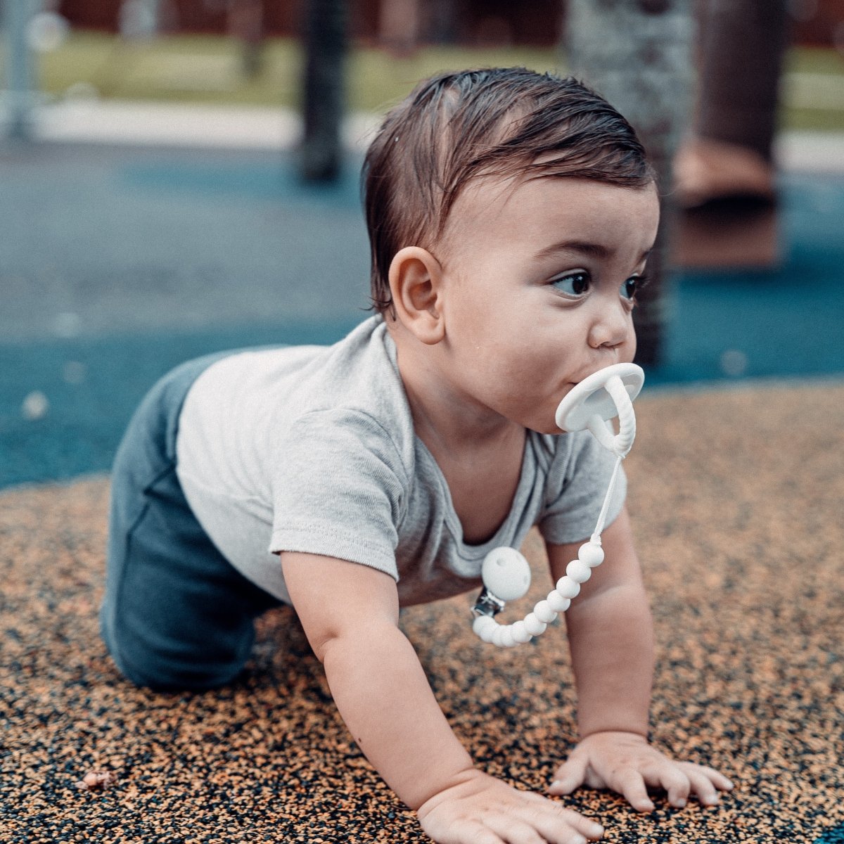 Comfy Cubs Comfy Cubs Silicone Pacifier Clips White 2 Pack Newborns - Everetts Place Boutique -