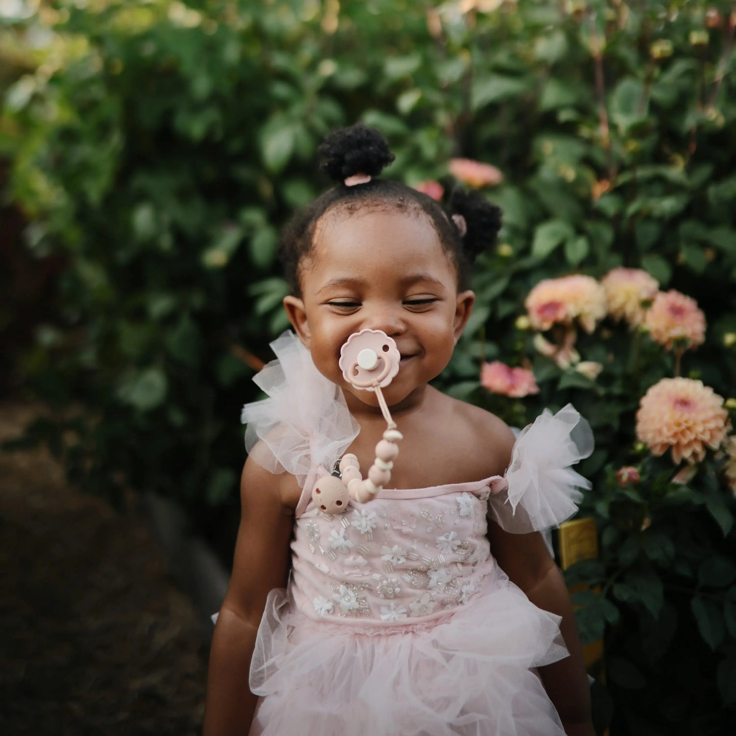 Frigg Daisy Silicone Pacifier 2 Pack with SilkySoft Nipple Mushie Everetts Place: Online Boutique
