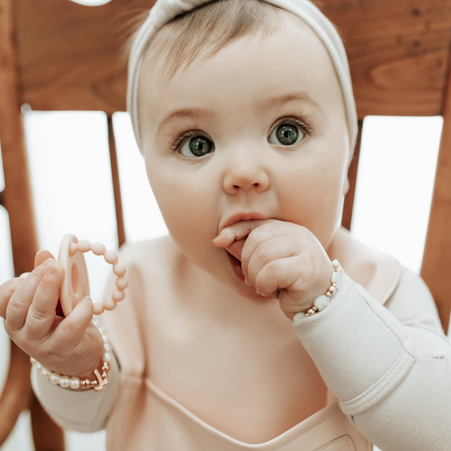 Classic Set of Soft Vegan Leather Easy Clean Bibs for Babies 0 to 12 Months Bleu La La