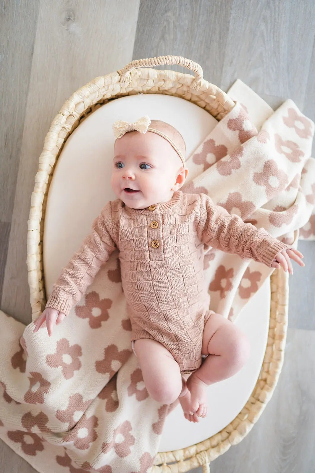 Knitted Baby Blanket - Mocha Daisy Harp Angel Boutique