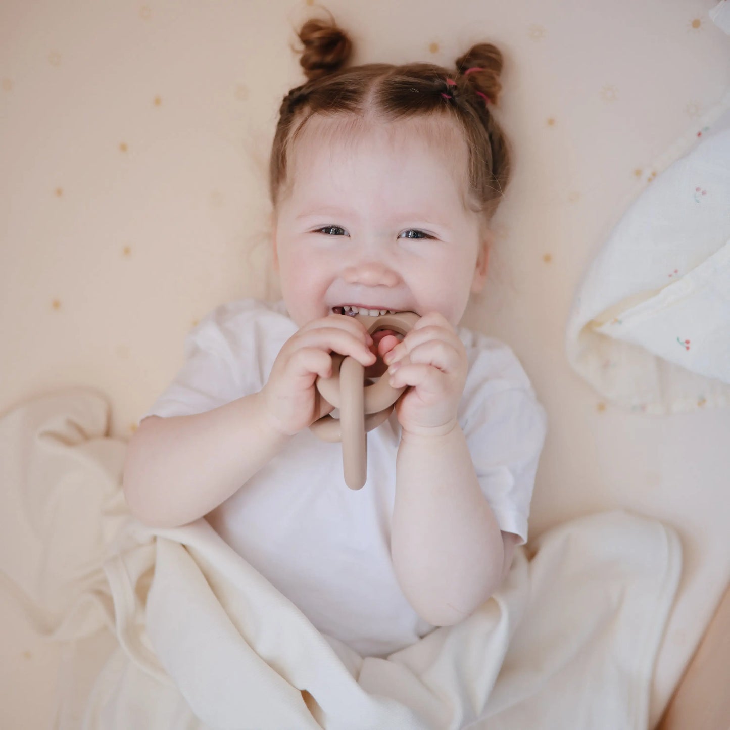 Links Teether Made from Food Grade Silicone for Sore Gums Relief and Comfort Mushie Everetts Place: Online Boutique