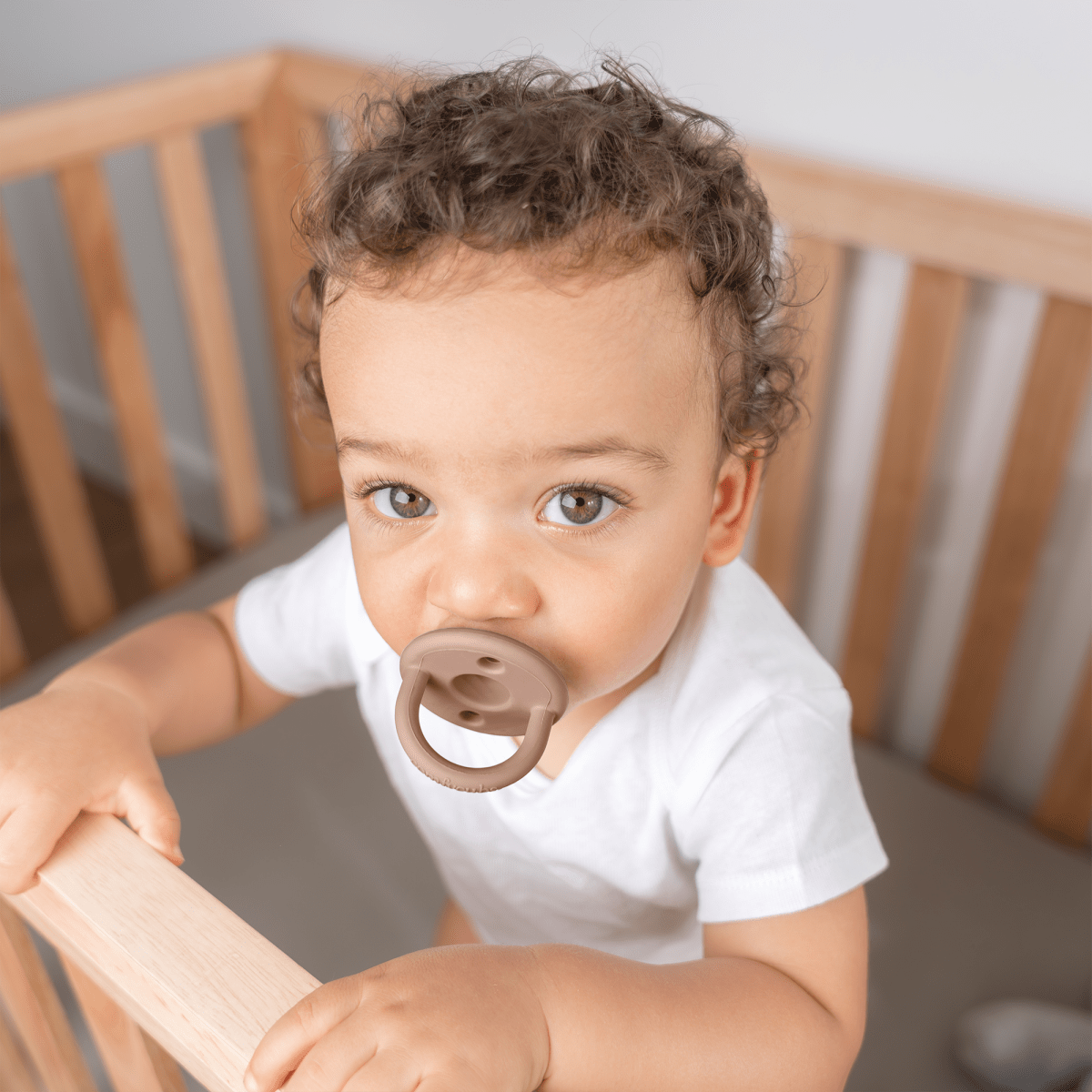 Comfy Cubs Neutral Multicolor Pacifiers 5 Pack Silicone BPA Free - Everetts Place Boutique -