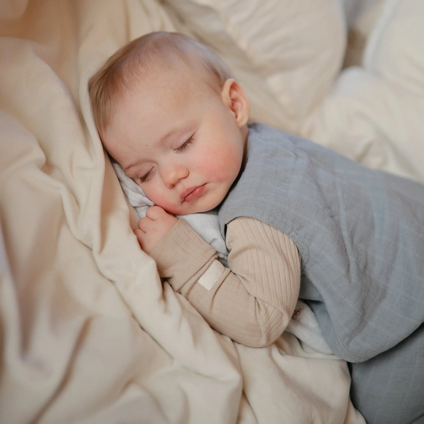 Organic Cotton Sleep Bag for Babies Lightweight Breathable Muslin Design with Two-Way Zipper Sleeveless Full Body Coverage Mushie Everetts Place: Online Boutique