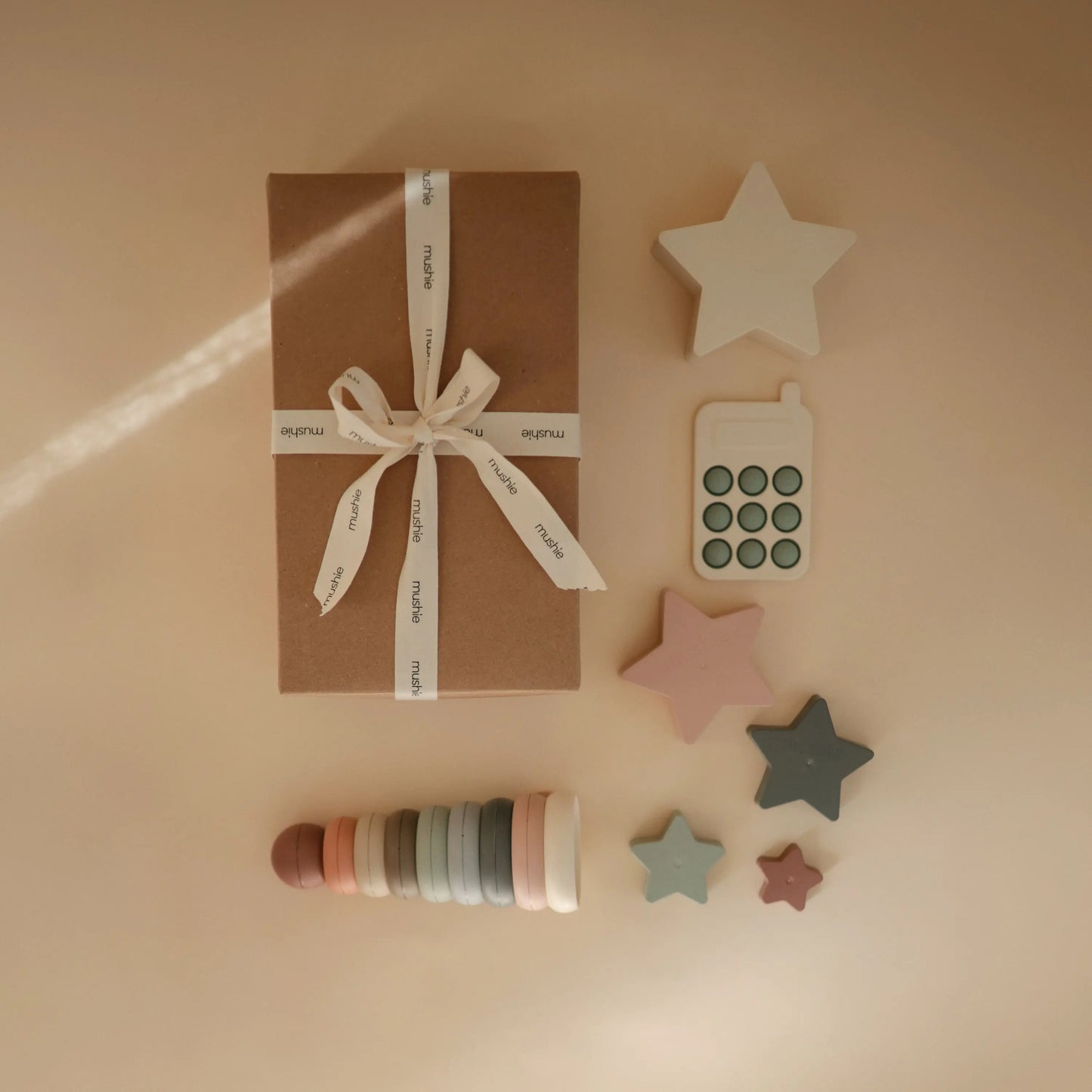 Everyday Play Gift Set for Sensory Exploration and Fine Motor Skills Development Mushie