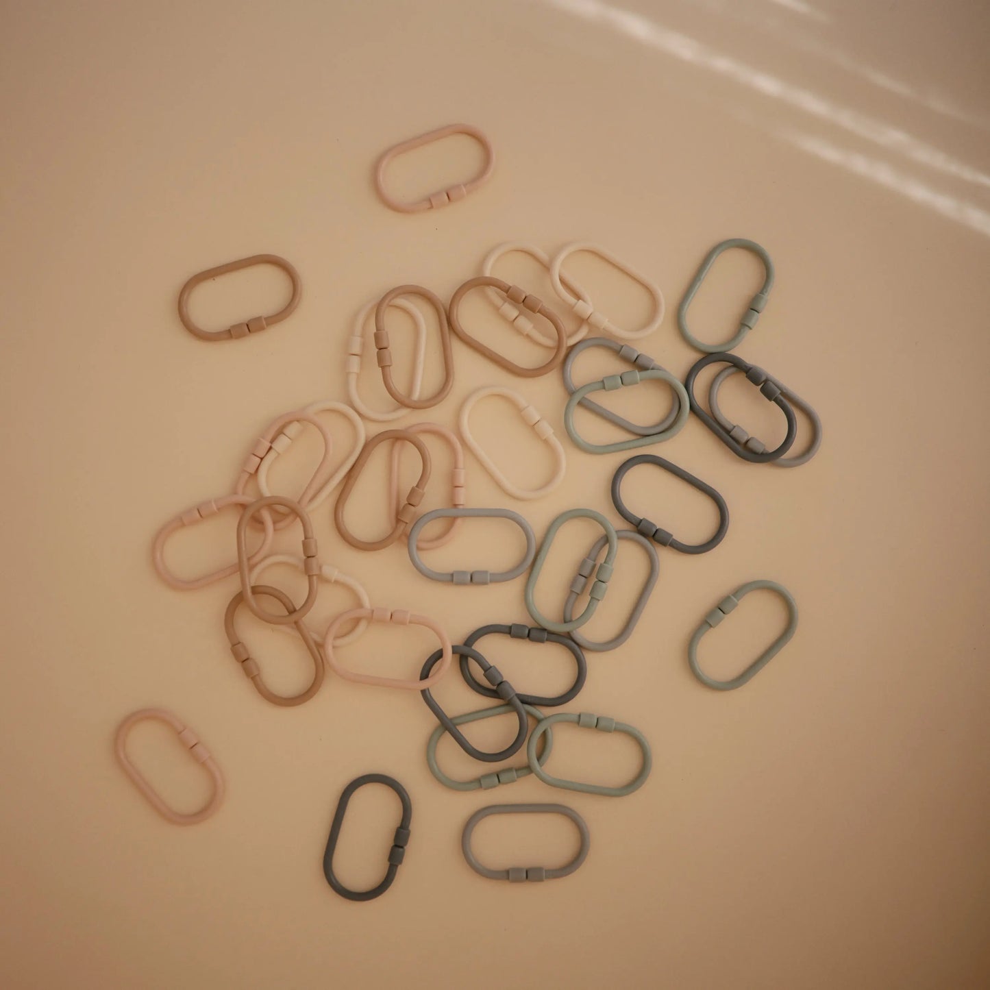 Chain Link Rings for Strollers and Car Seats Durable Plastic Toy Attachments Mushie