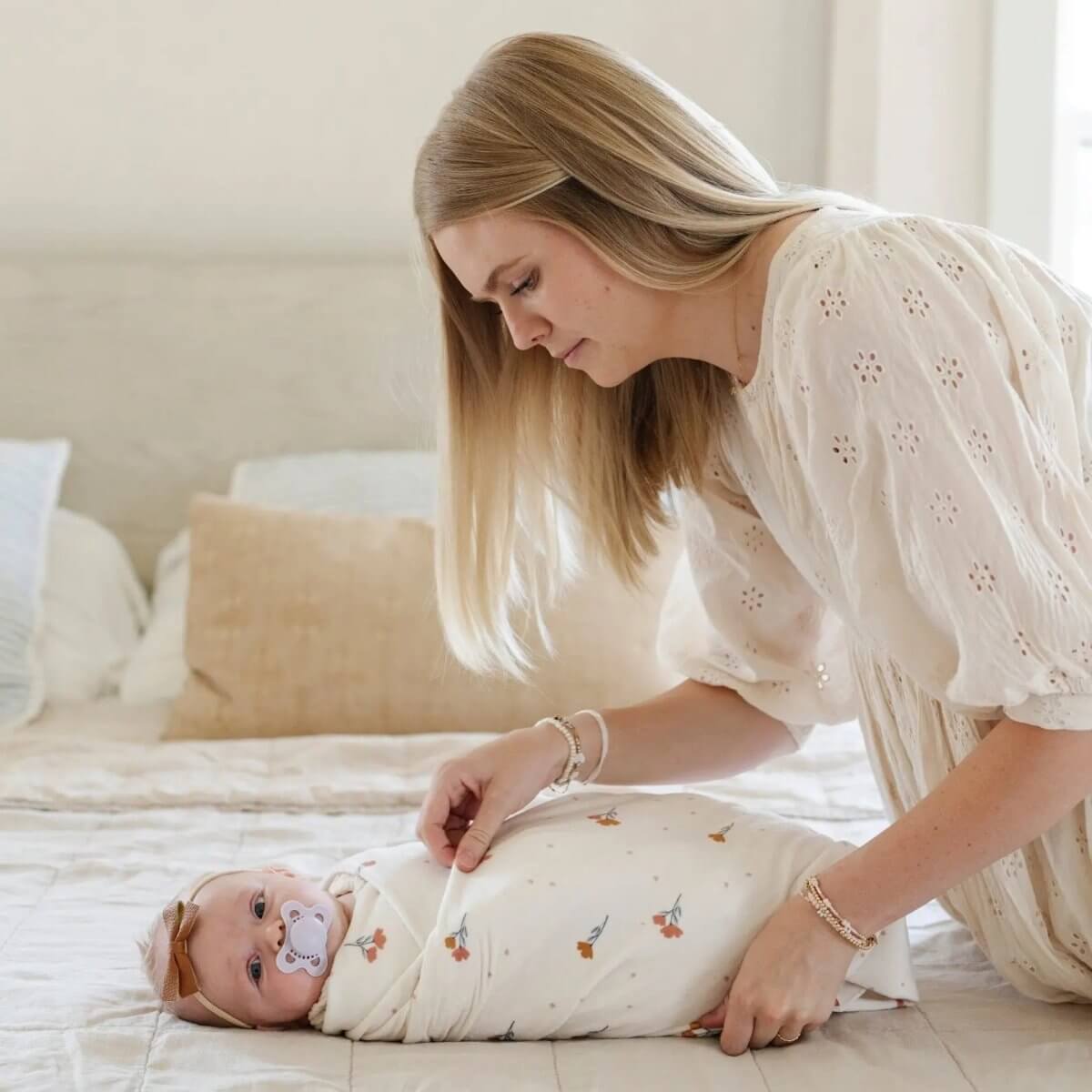 Saranoni Saranoni Minky Stretch Luxe Swaddle Blanket For Baby - Everetts Place Boutique -