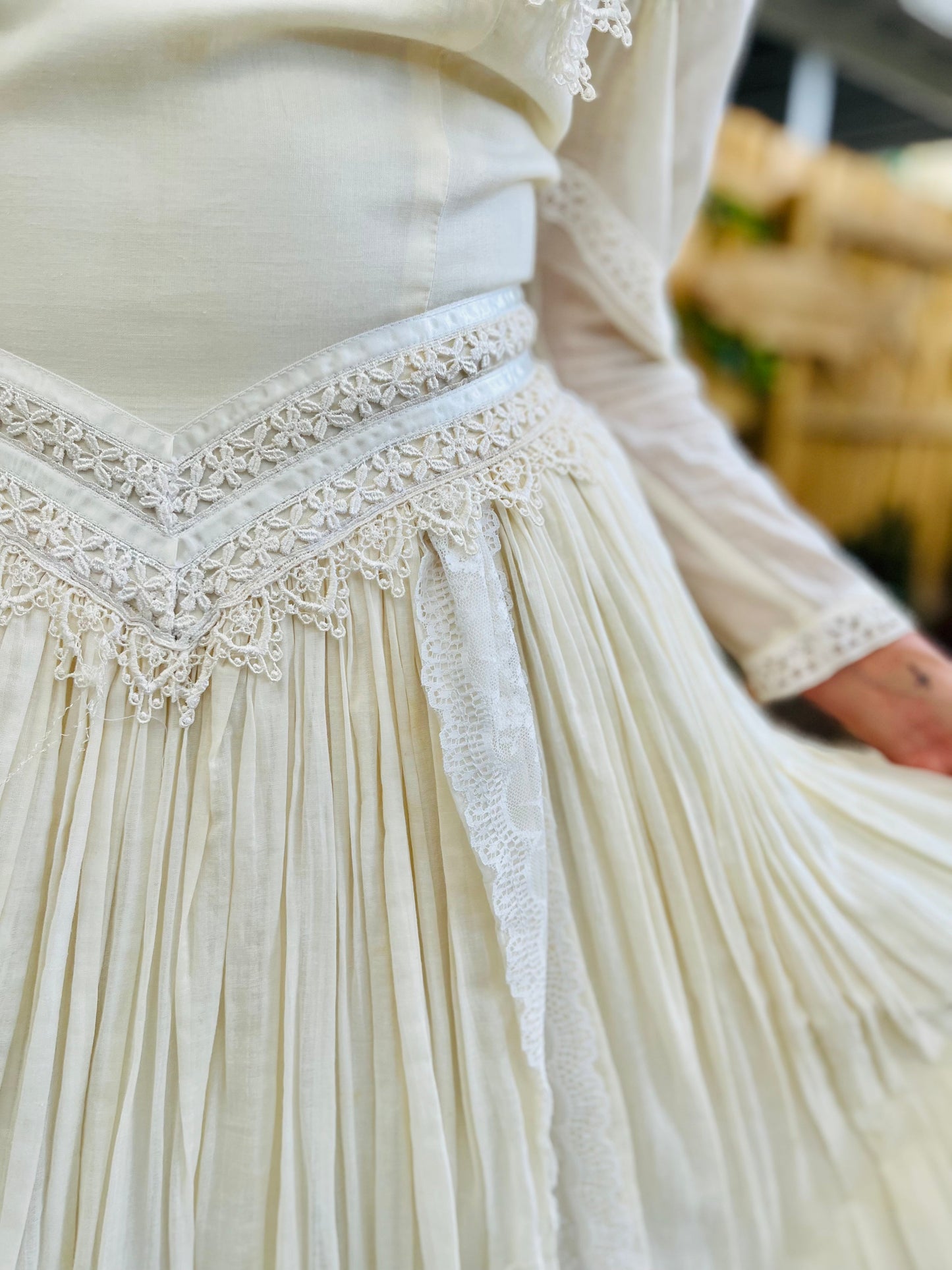 Vintage Gown Wedding Dress Cotton Lace Pearl Buttons Sweet Harvest Farms Everetts Place: Online Boutique