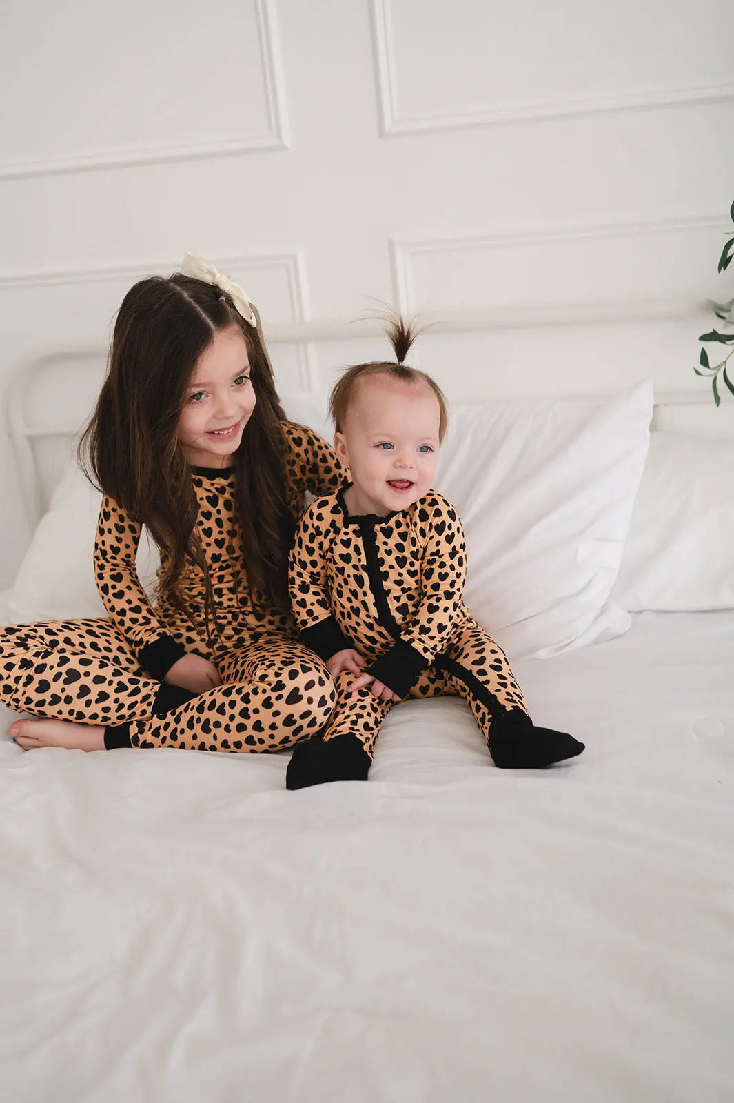 Wild Love Convertible Zip Footies for Babies 12 to 18M Dreamlet Everetts Place: Online Boutique