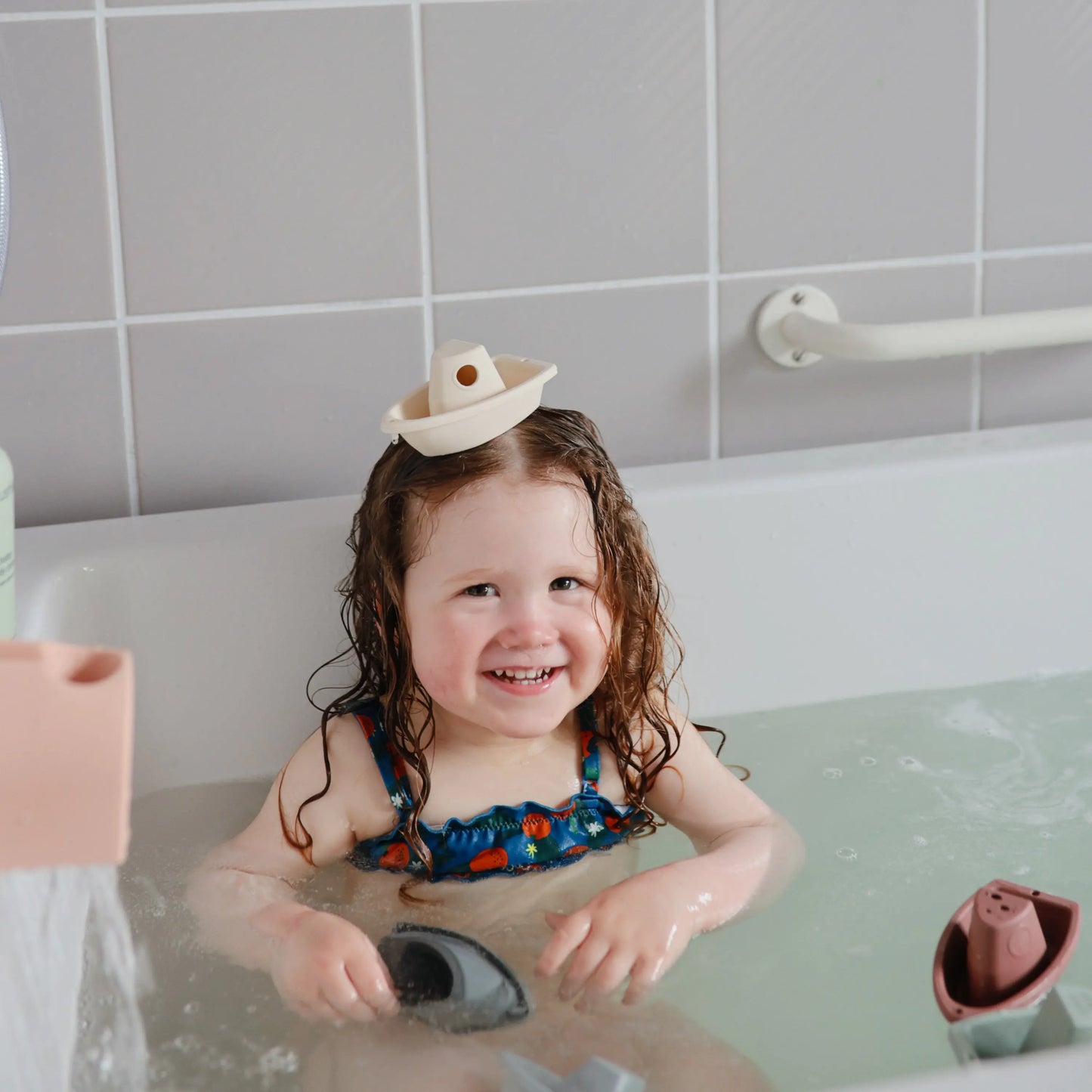 Stackable Bath Boats Set of Five for Independent Play in the Bathtub Mushie