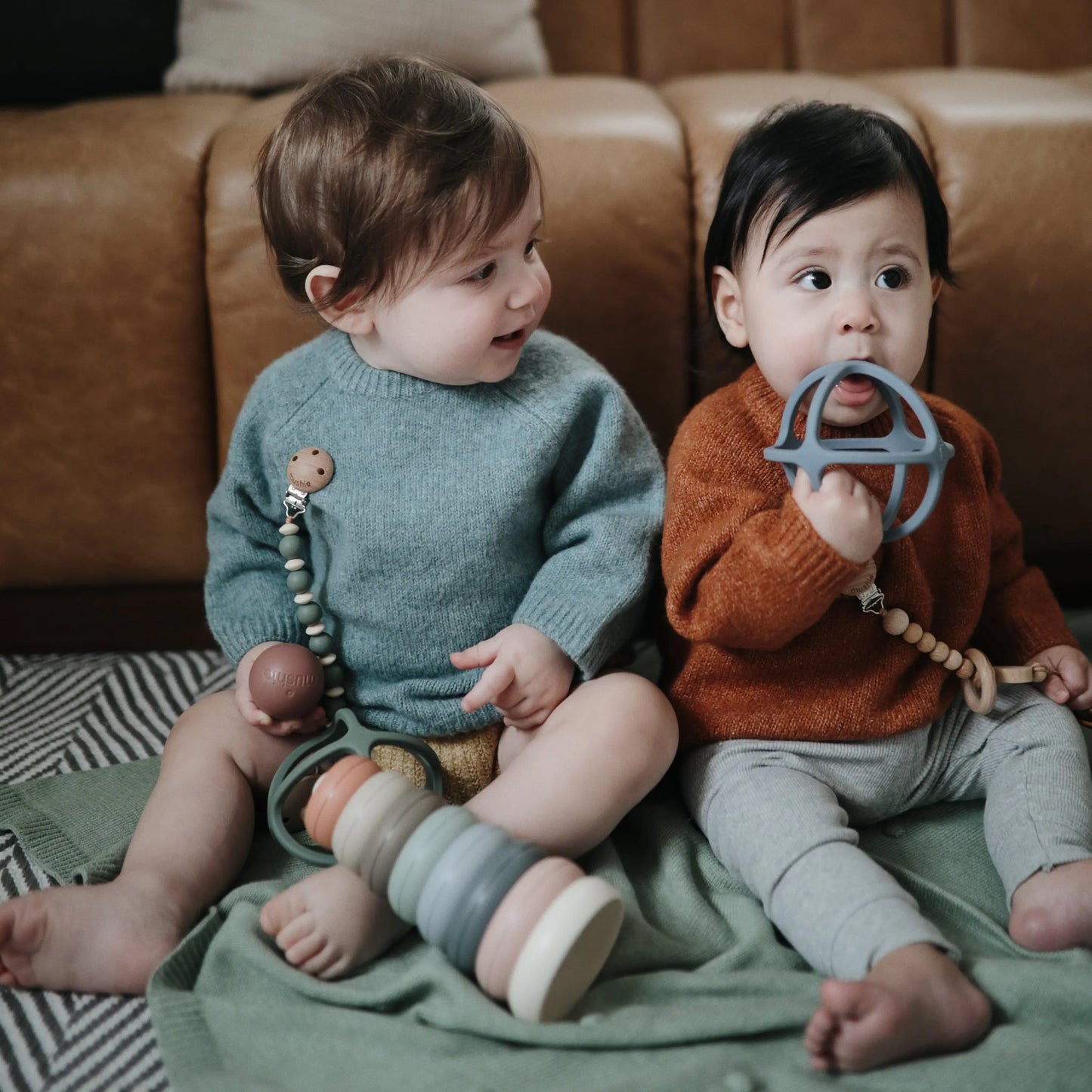 Ball Teether Made from Non-Toxic Food Grade Silicone for Babies Mushie