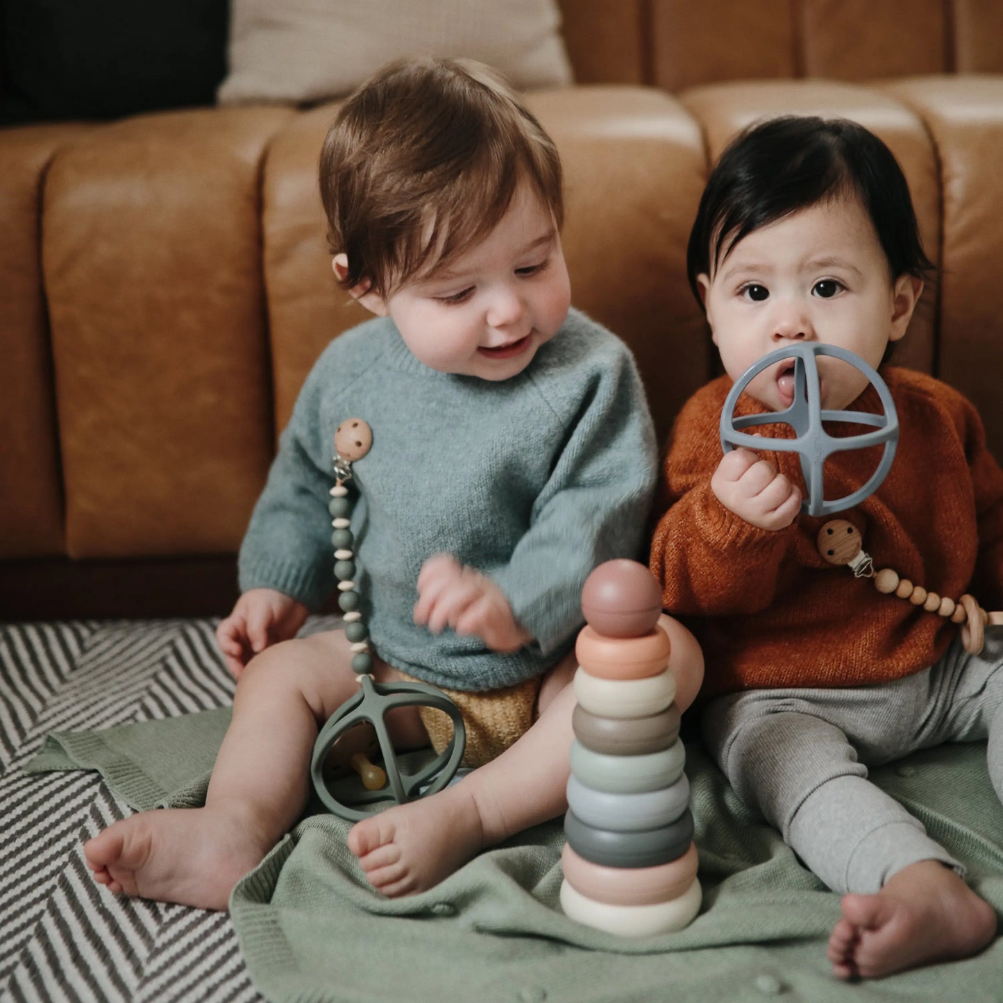Ball Teether Made from Non-Toxic Food Grade Silicone for Babies Mushie