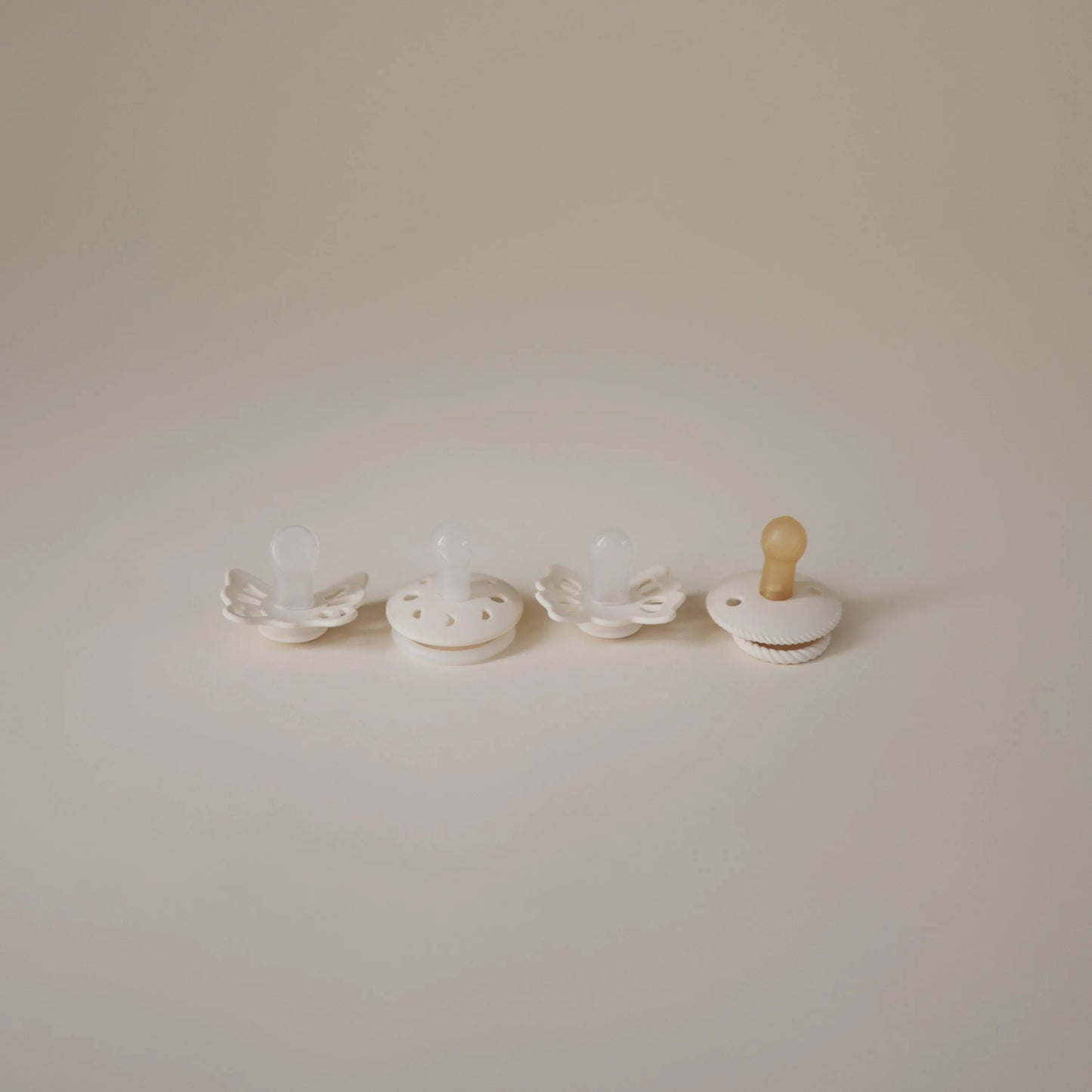 Frigg Babys First Pacifier Moonlight Sailing Cream 4 Pack Mushie