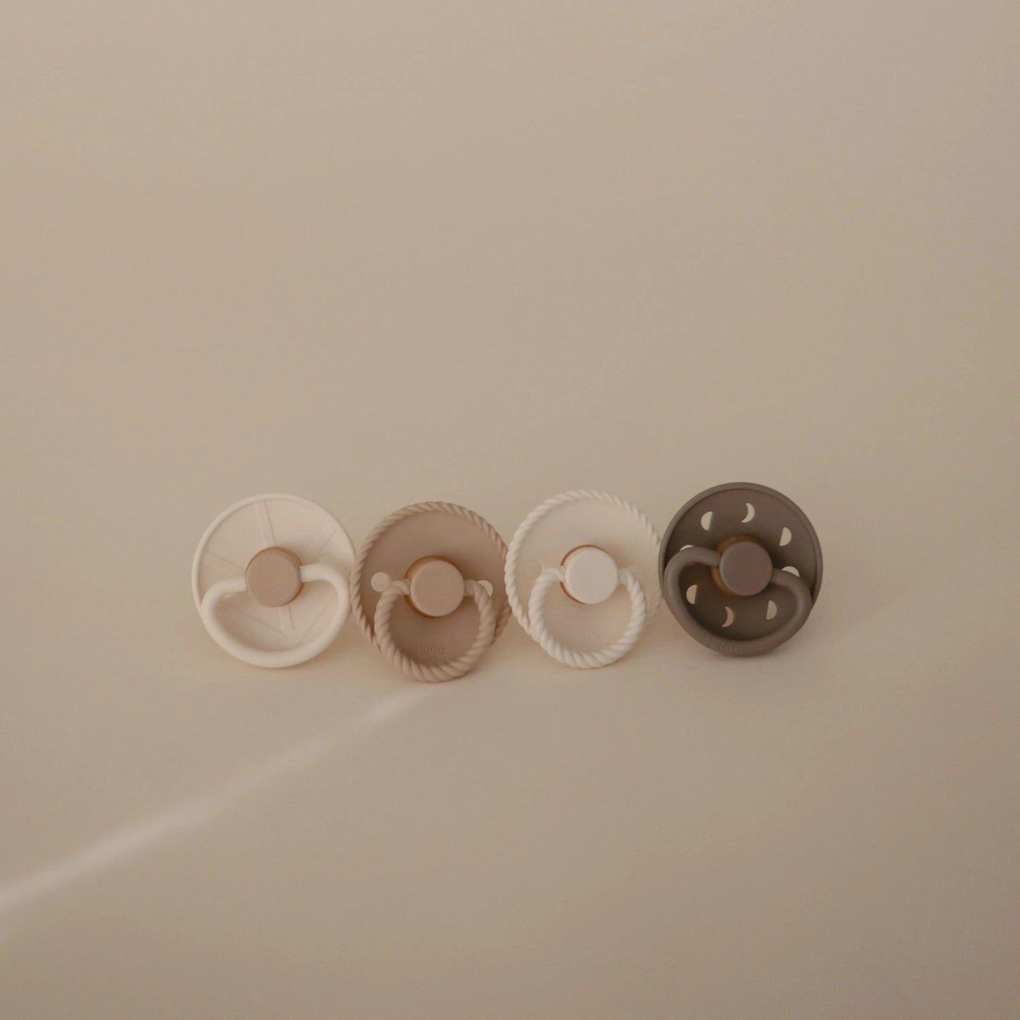 FRIGG Natural Rubber Pacifier 4 Pack for Baby Comfort and Safety Mushie