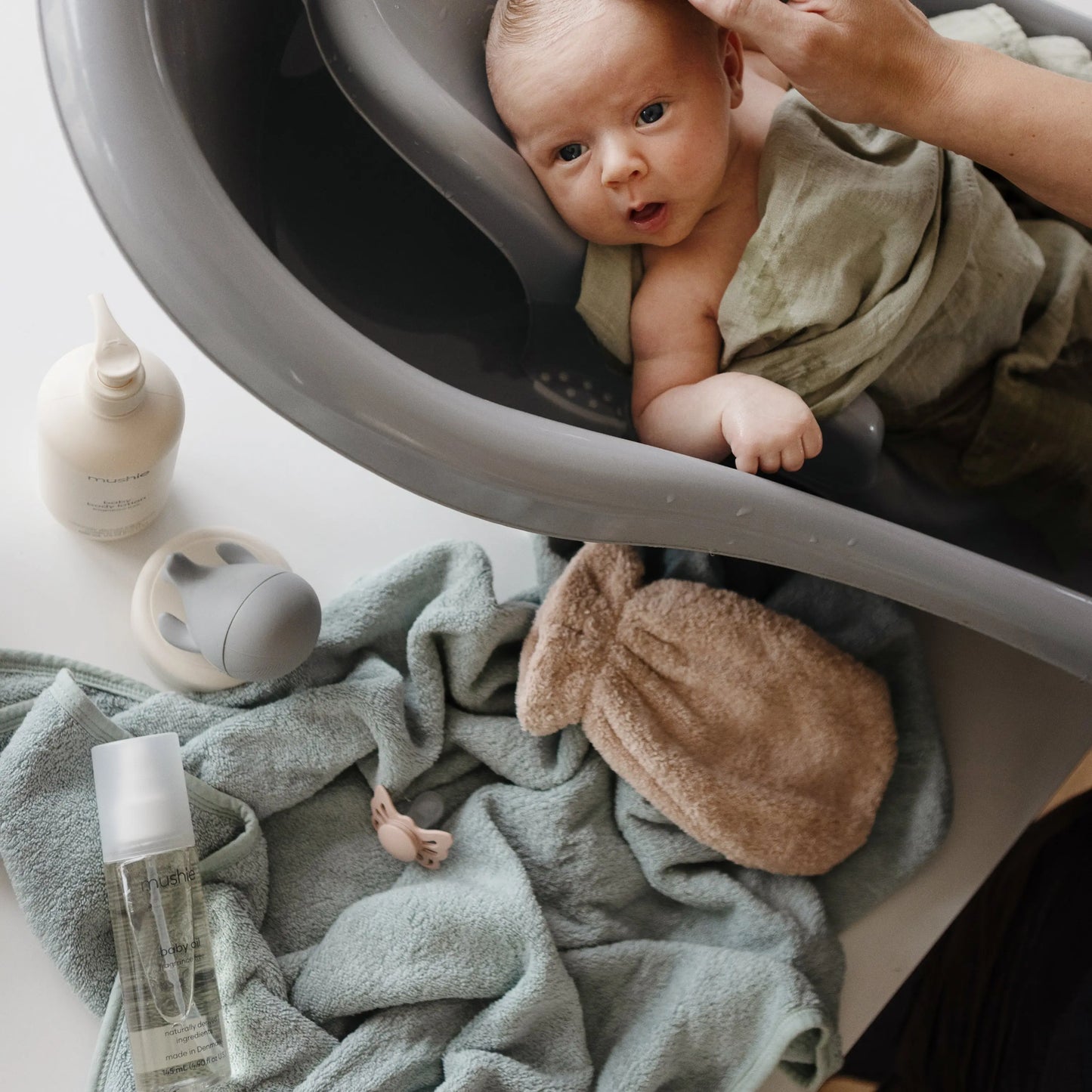 Natural Organic Baby Oil for Moisturizing and Soothing Delicate Skin Mushie