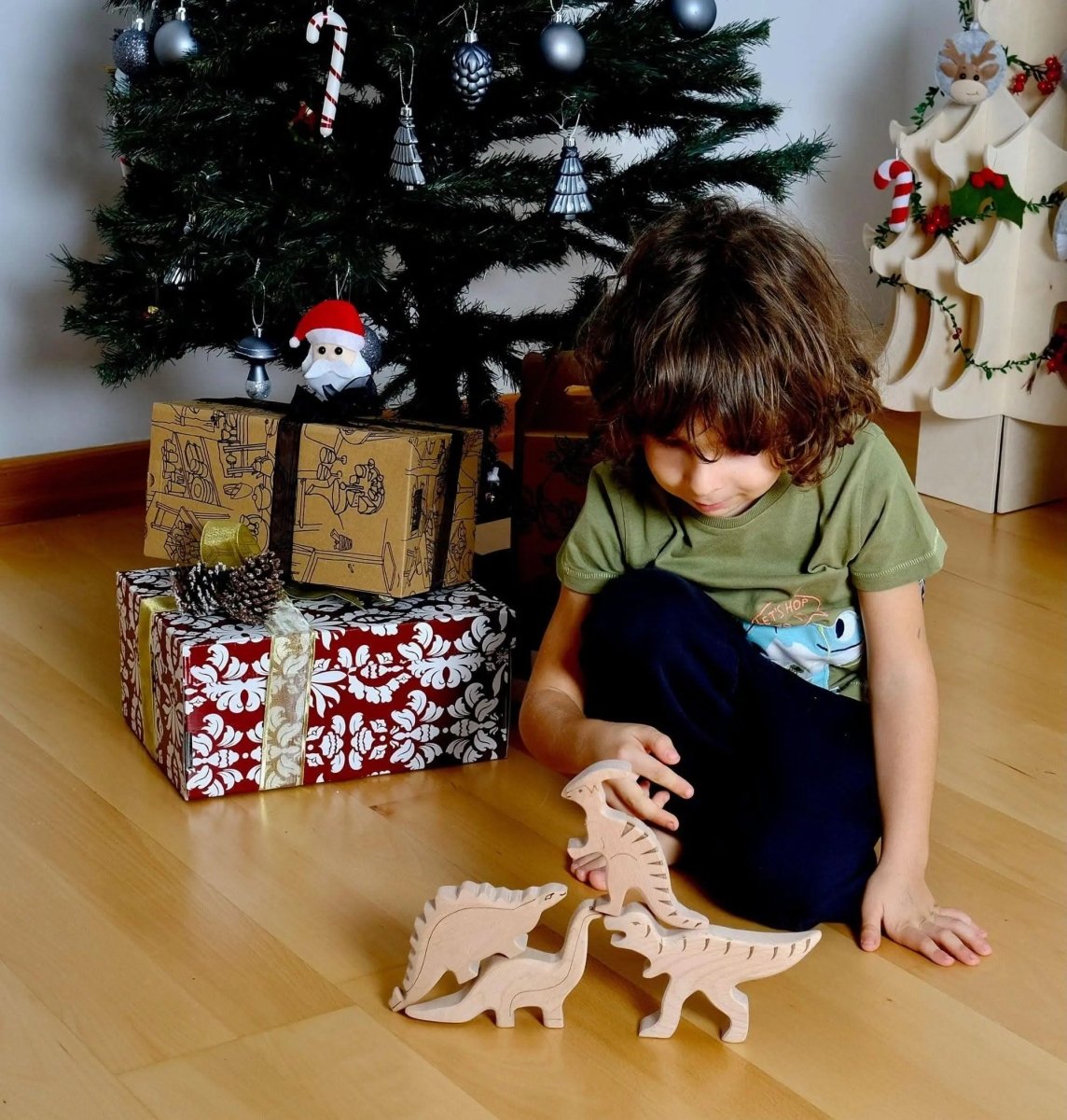 Kidodido Wooden Dinosaur Set 4 Piece Handcrafted Natural Wood Toys - Everetts Place Boutique -