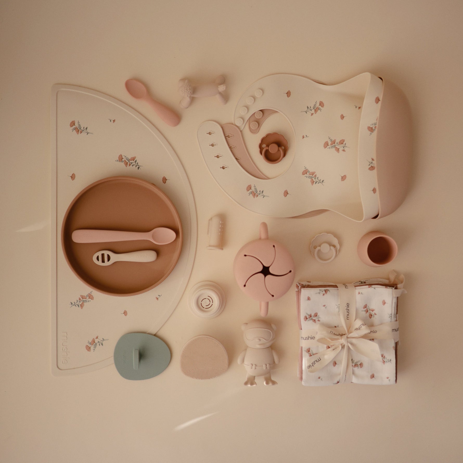 Mushie baby silicone placemat, non-slip and easy to clean.
