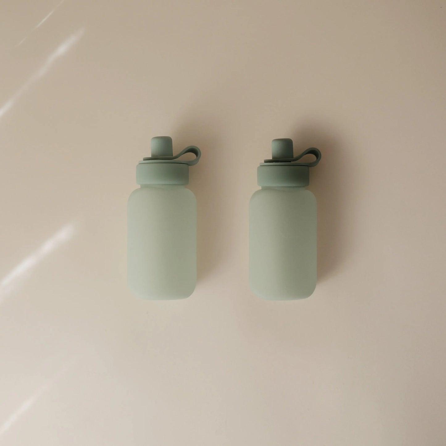 Silicone Puree Pouch for Babies and Toddlers Reusable Food-Grade Silicone Easy Clean Dishwasher Safe Mushie