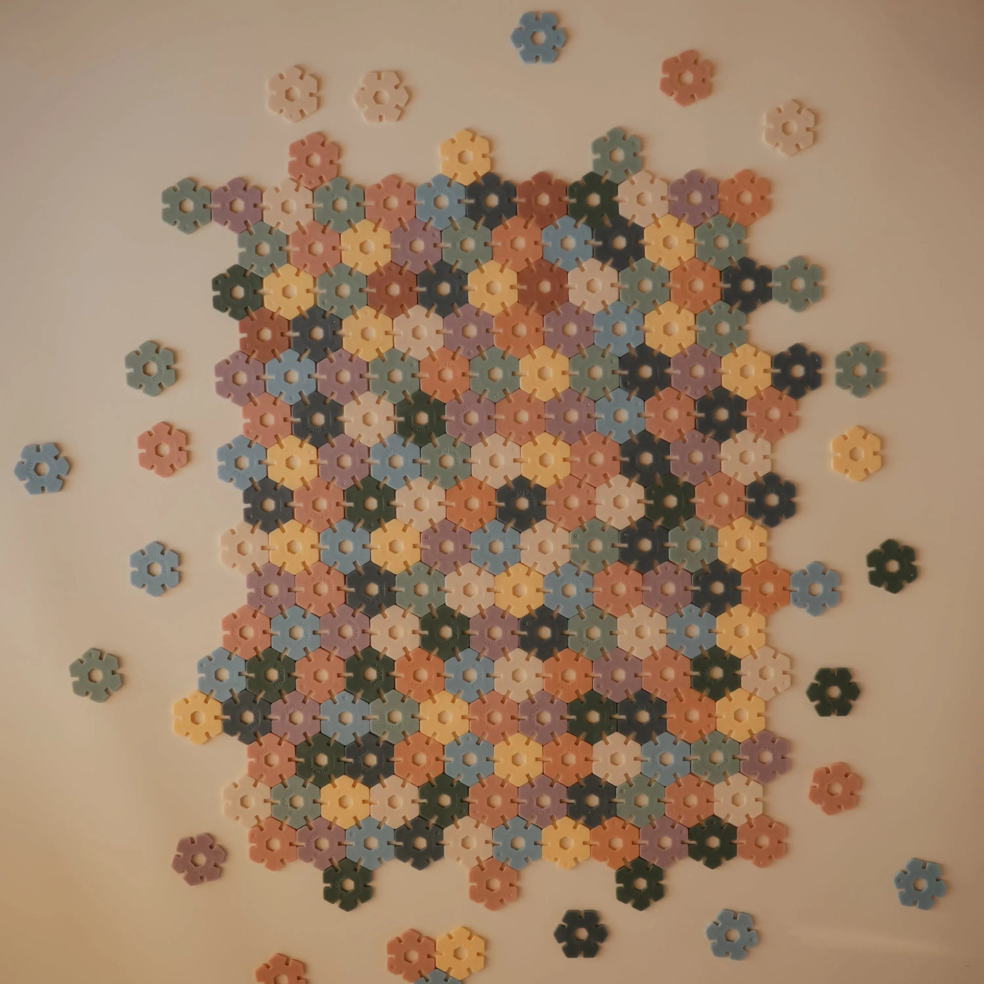 Hex Connect Building Toy Set for Kids - 100 Hexagon Shaped Discs for STEM Learning and Creativity Mushie