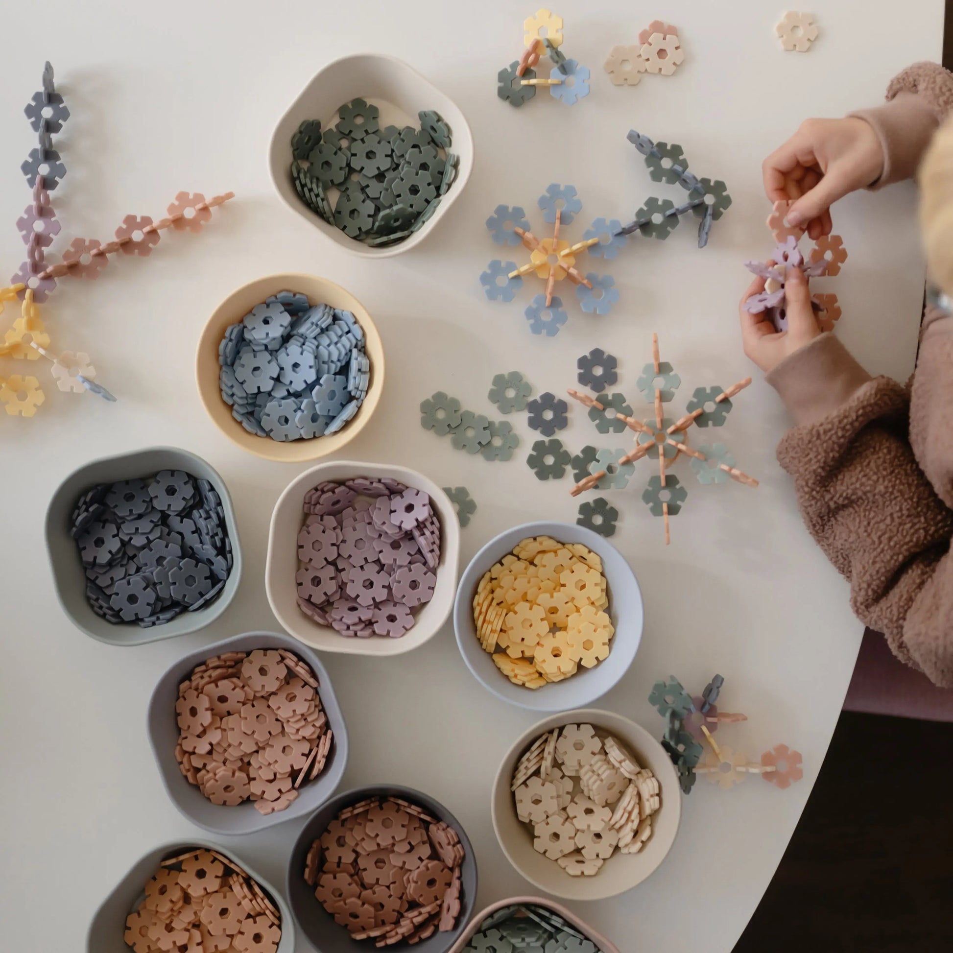 Hex Connect Building Toy Set for Kids - 100 Hexagon Shaped Discs for STEM Learning and Creativity Mushie
