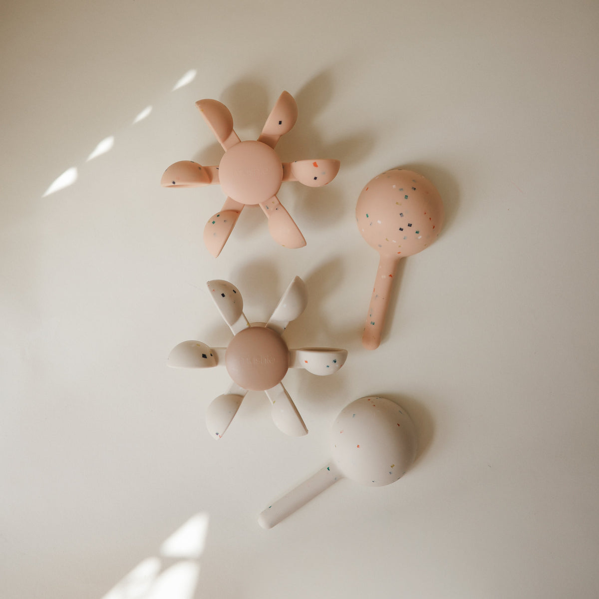 Plastic Water Wheel Bath Toy by Mushie
