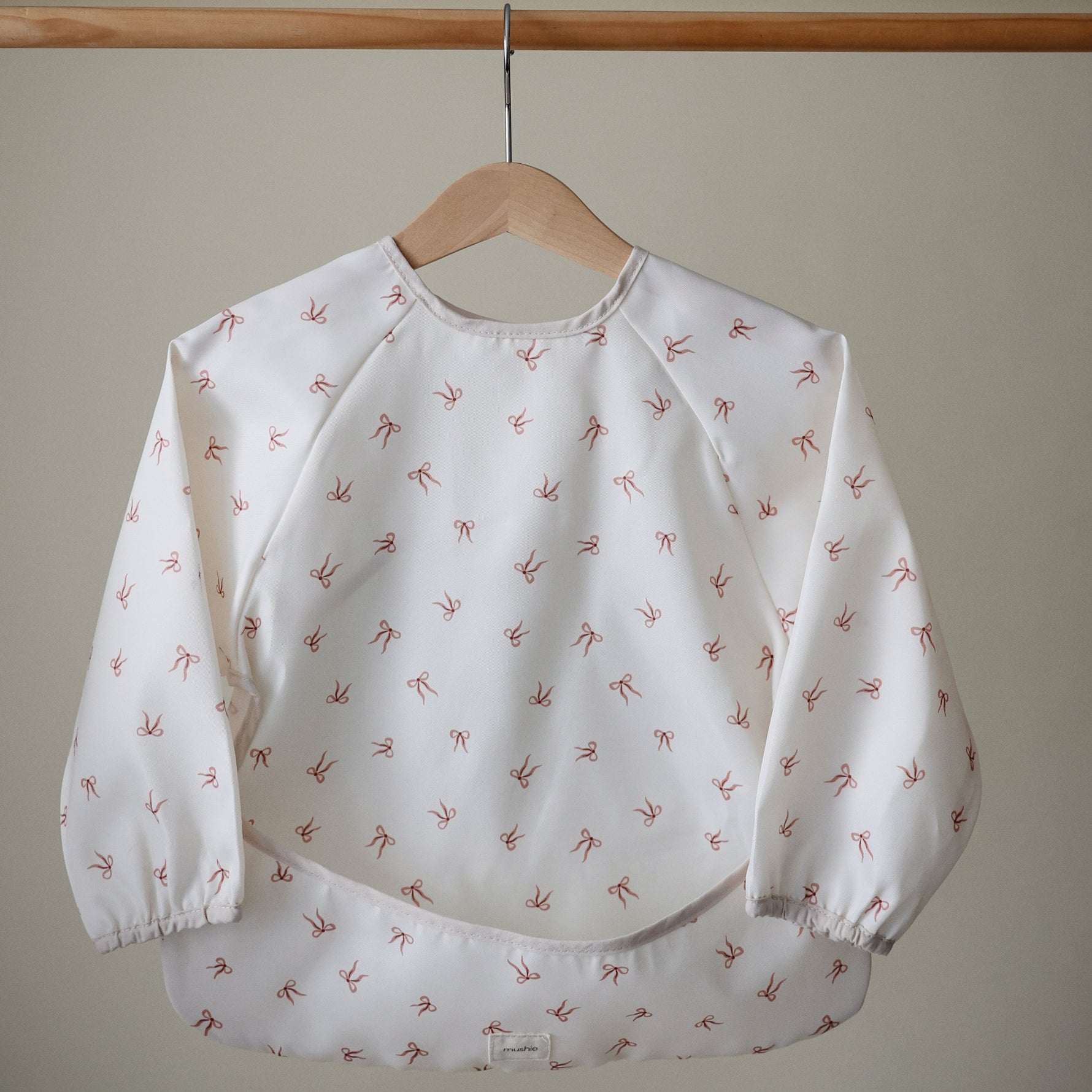 Long Sleeve Bib, 6-24 Months by Mushie