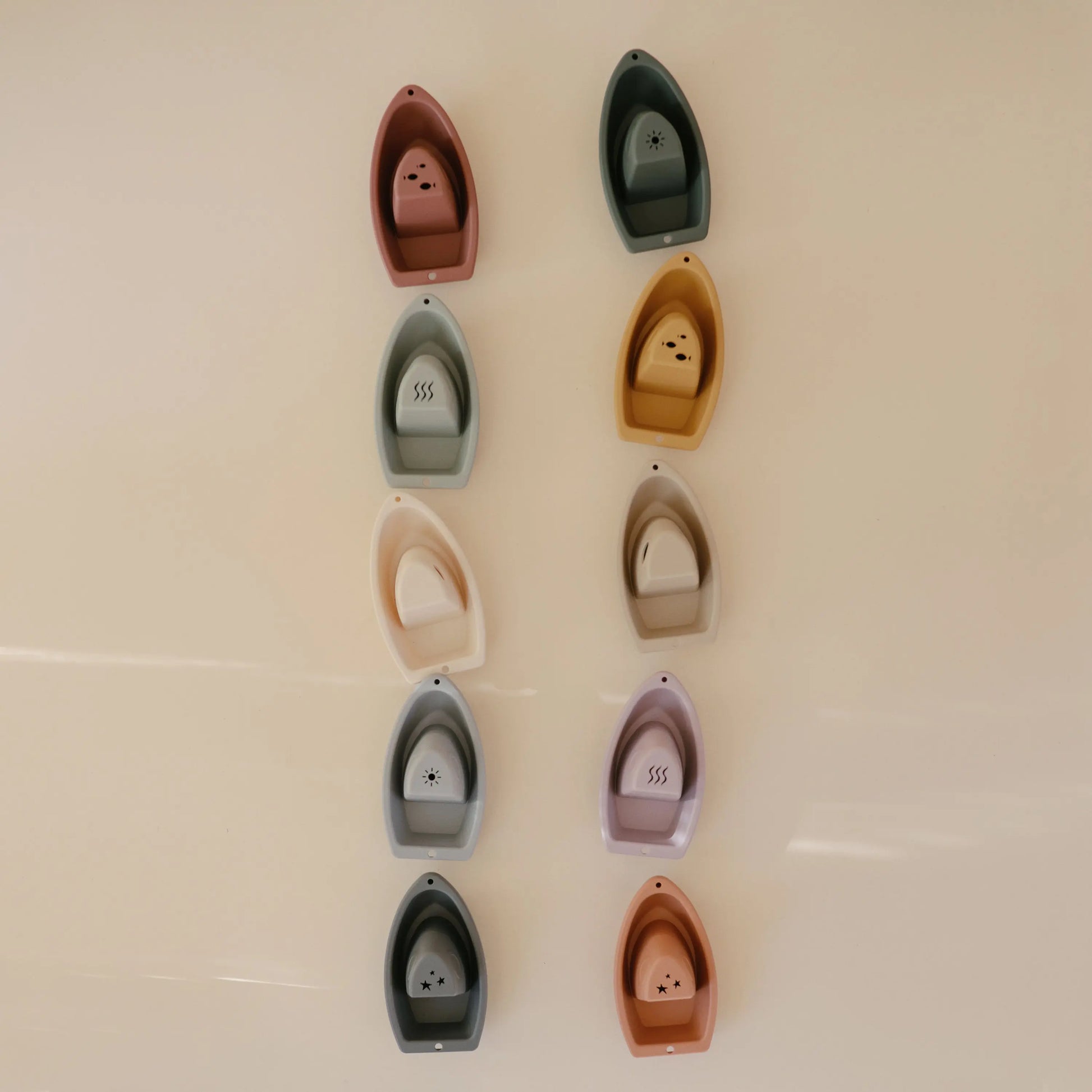 Stackable Bath Boats Set of Five for Independent Play in the Bathtub Mushie