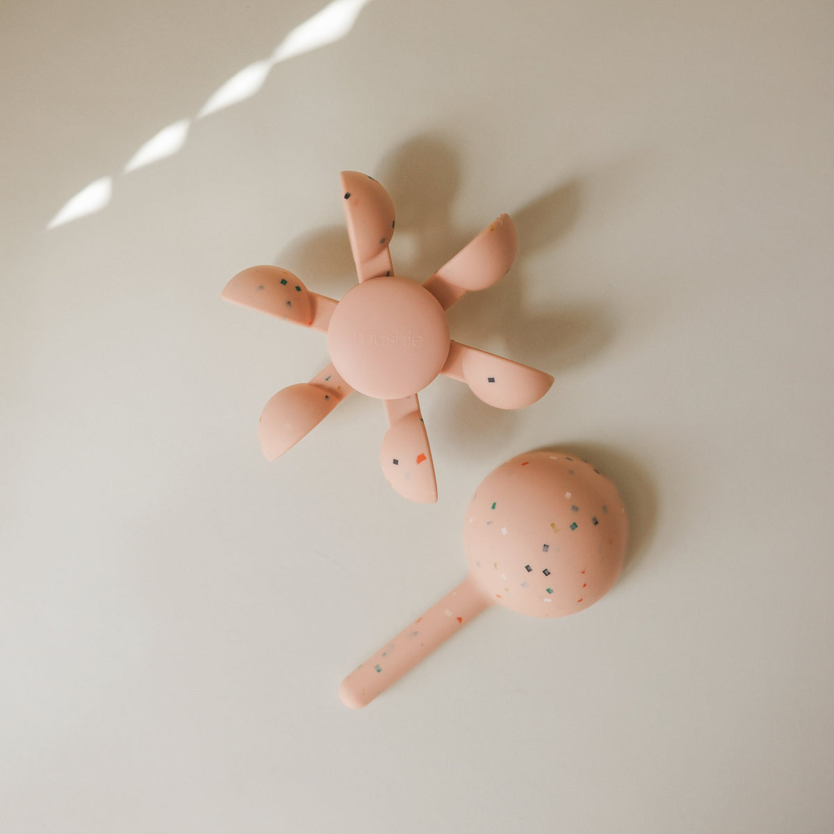 Plastic Water Wheel Bath Toy by Mushie