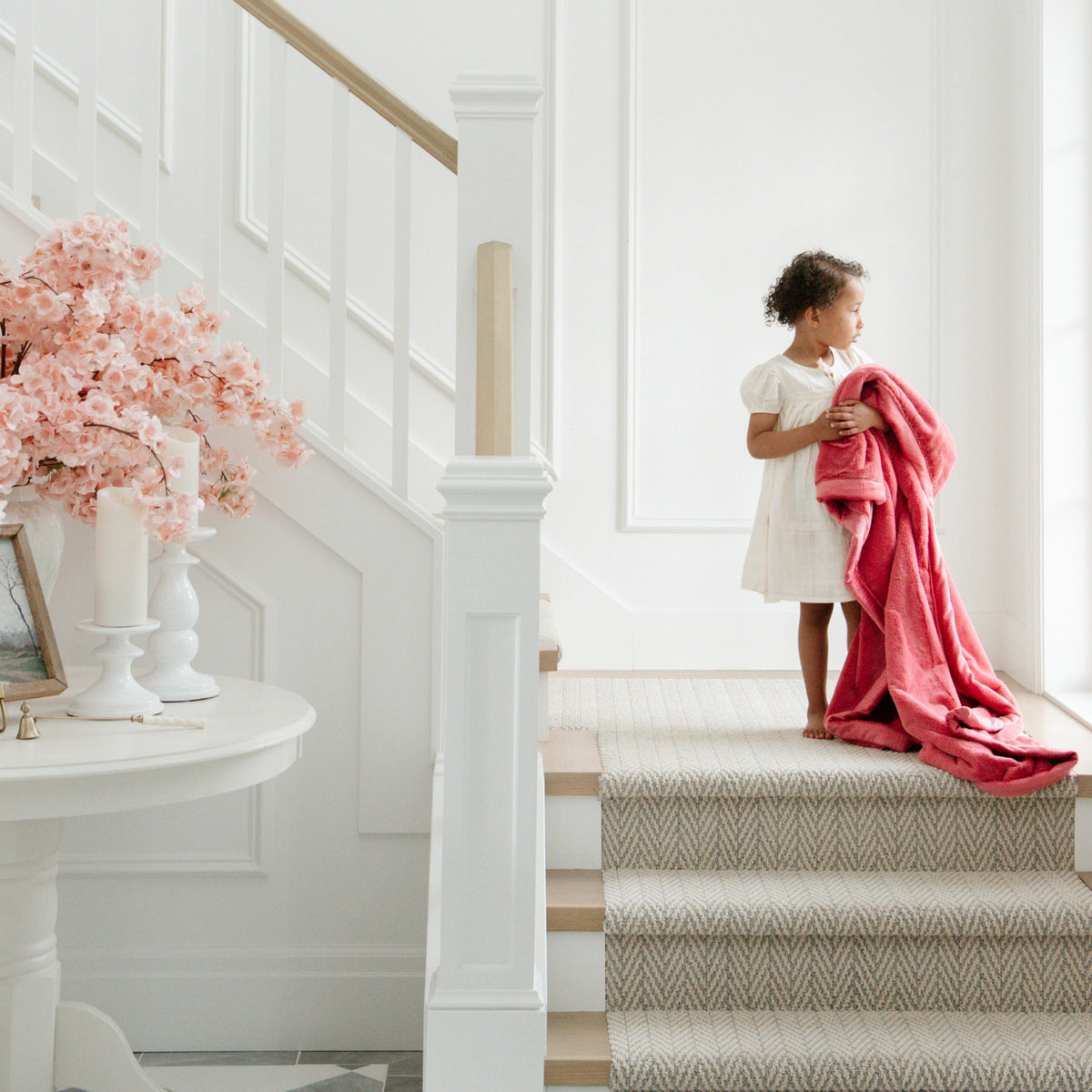 Saranoni lush toddler blanket, ultra-soft and cozy for little ones.