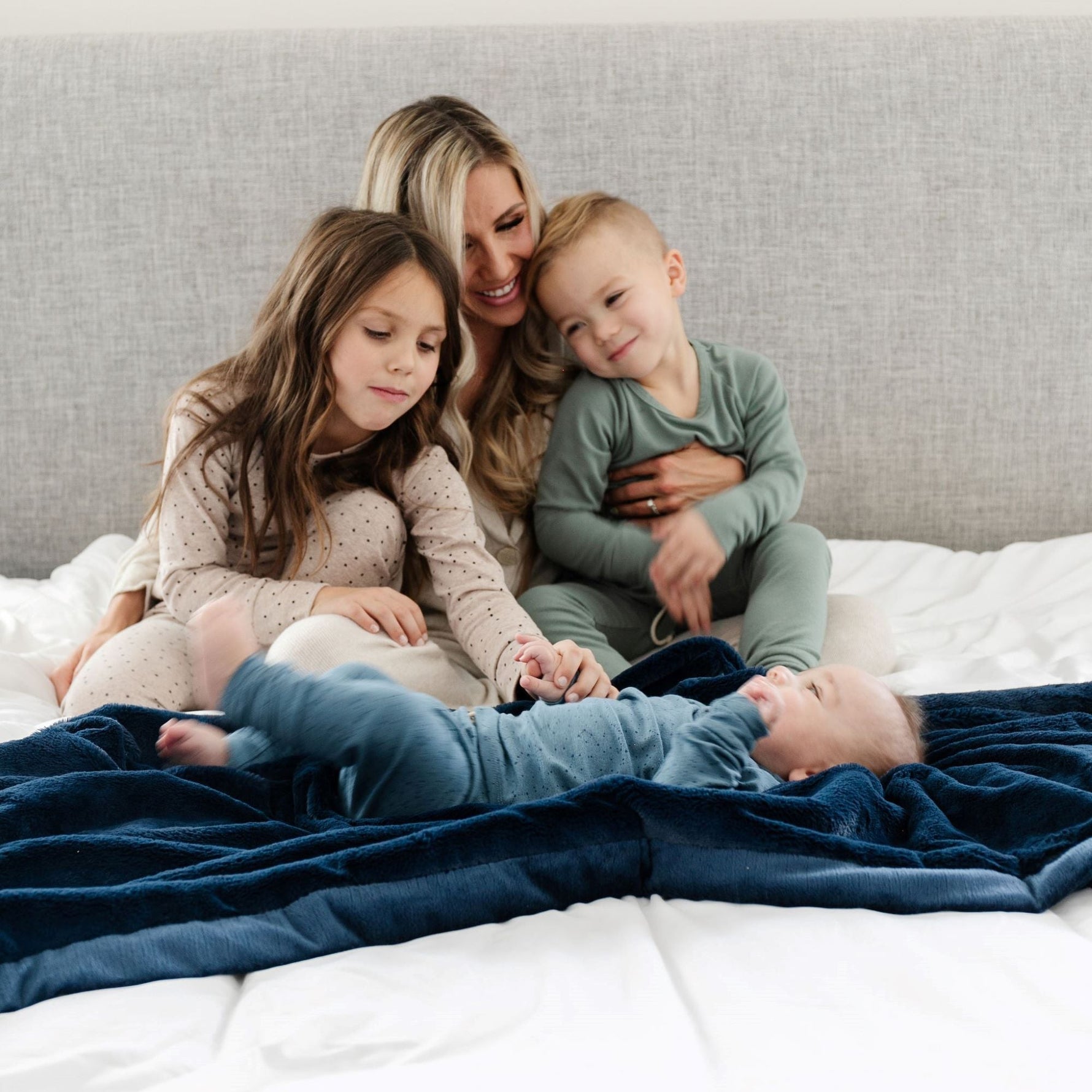 Saranoni Lush Toddler Blanket, ultra-soft and cozy.