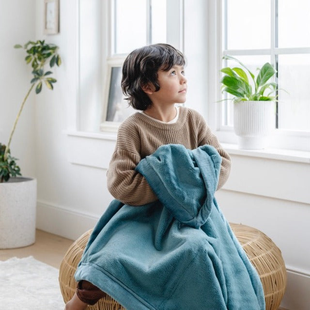 Saranoni lush toddler blanket, soft and luxurious.