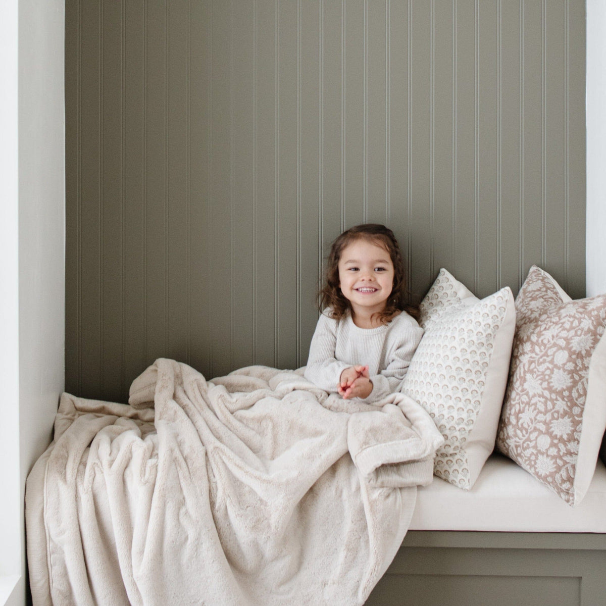 Saranoni LUSH toddler blanket, plush and luxurious.