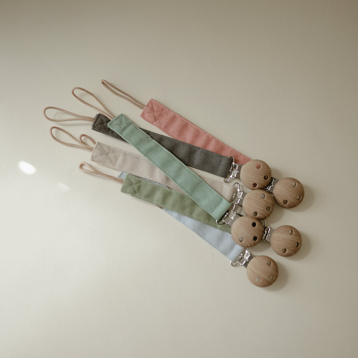 Linen Pacifier Clip, 2-Pack by Mushie