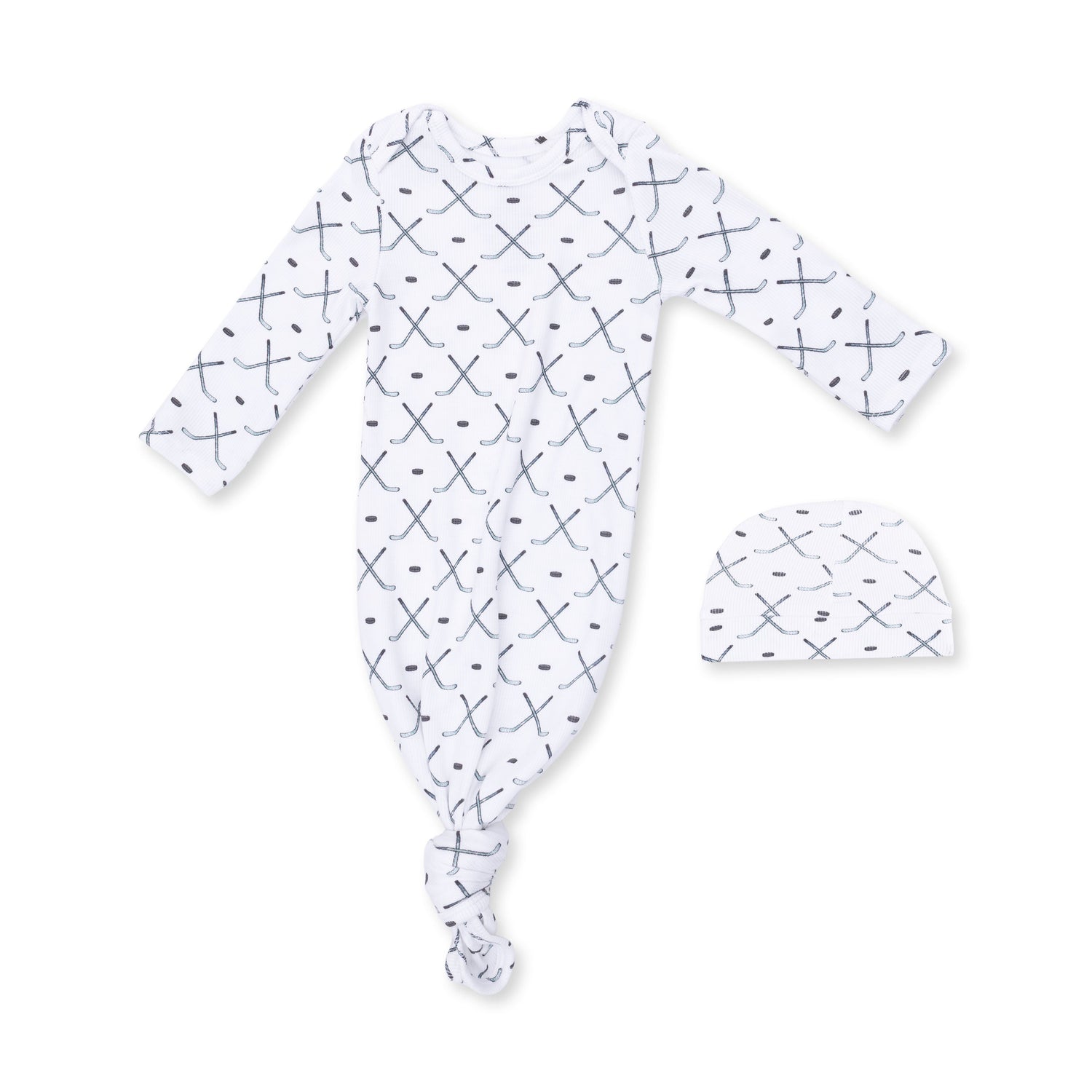 Knotted baby gown and matching beanie hat in a simple hockey print on ribbed modal fabric.