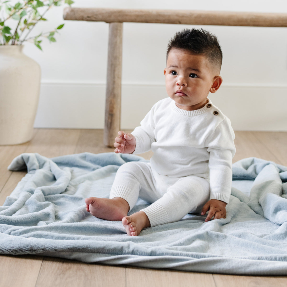 Saranoni Lush Toddler Blanket, buttery soft and cozy.
