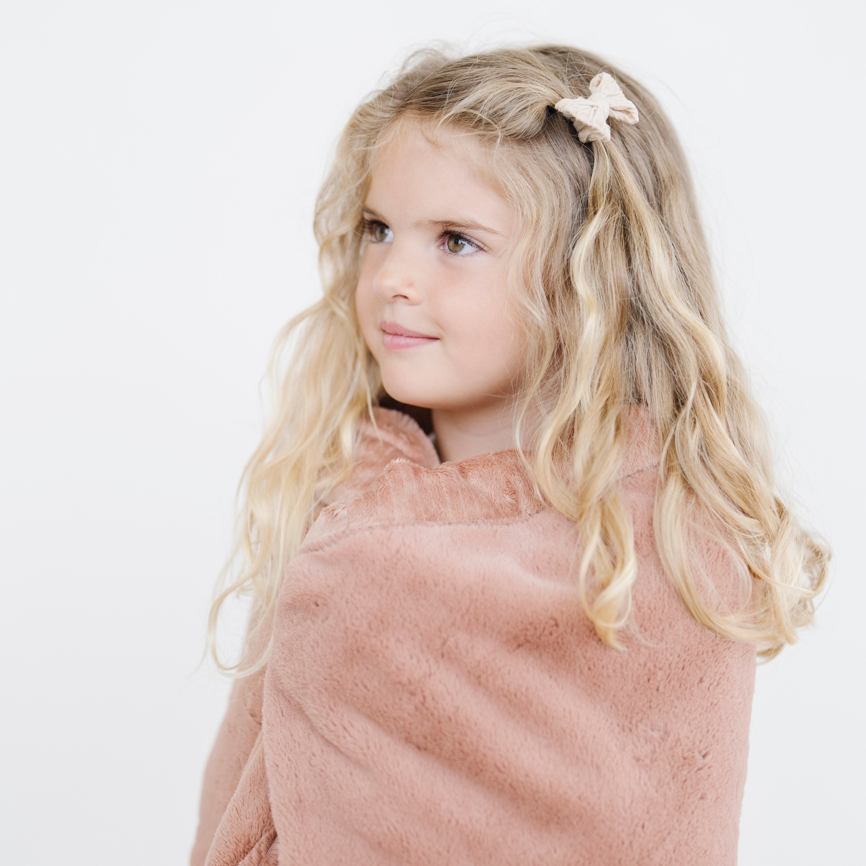 Saranoni LUSH toddler blanket, ultra-soft and cozy for little ones.