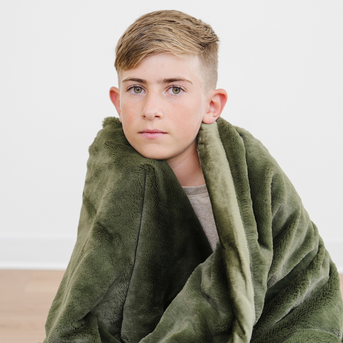 Saranoni Lush Toddler Blanket, luxurious soft baby blanket.