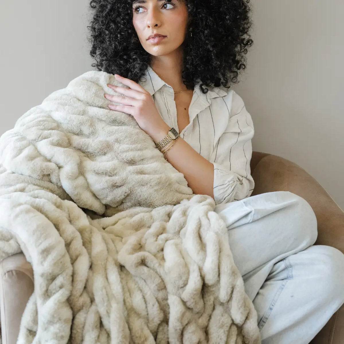 DOUBLE RUCHED FAUX FUR XL THROW BLANKETS Saranoni 