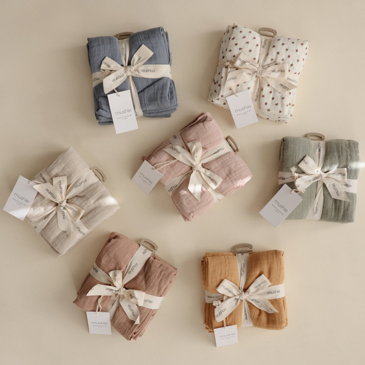 Mushie organic cotton muslin cloths 3-pack, soft and breathable for baby.